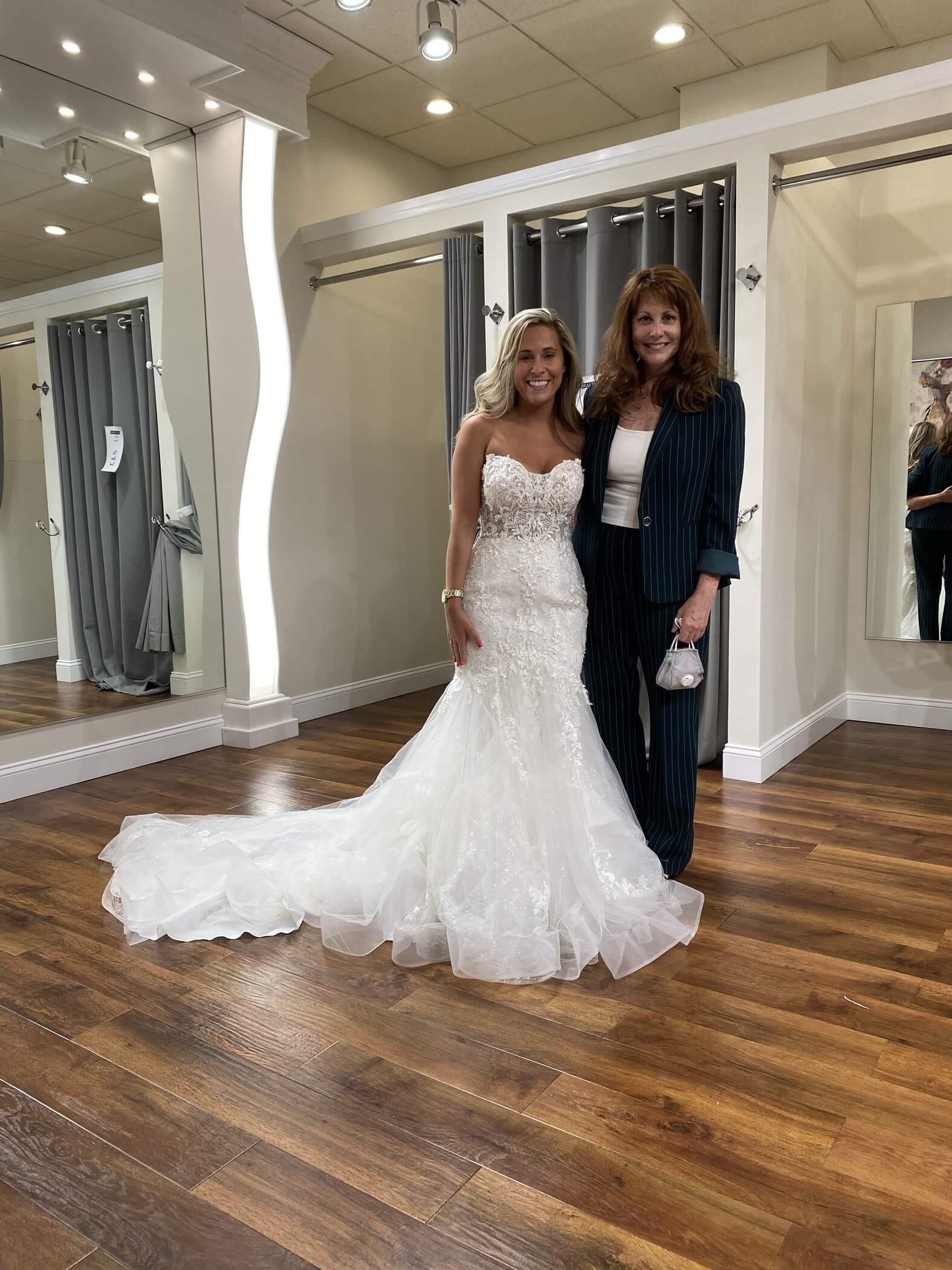 Maggie Sottero Size 6 Wedding Strapless White Mermaid Dress on Queenly