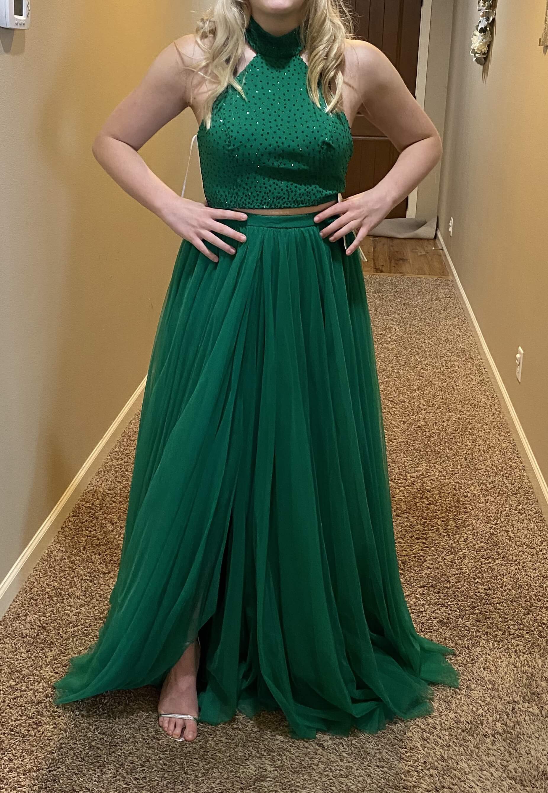 Sherri Hill Size 4 Prom Halter Emerald Green A-line Dress on Queenly