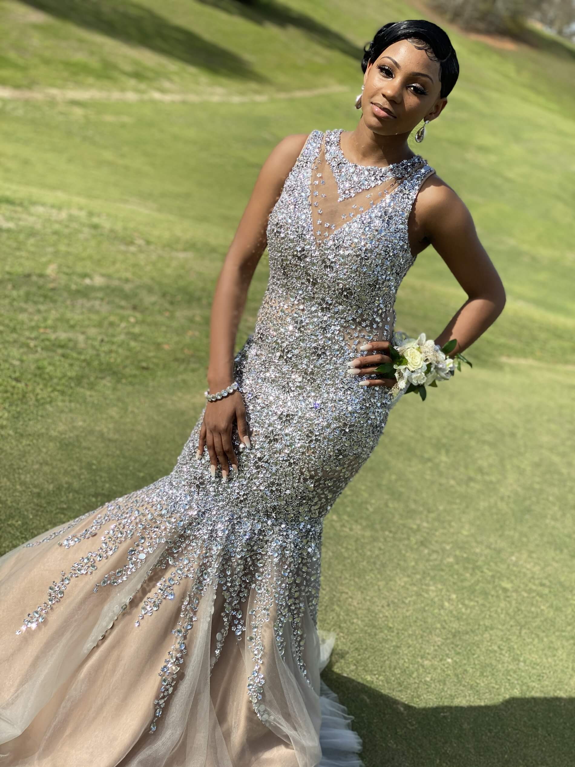 Size 6 Prom Plunge Sequined Silver Mermaid Dress on Queenly