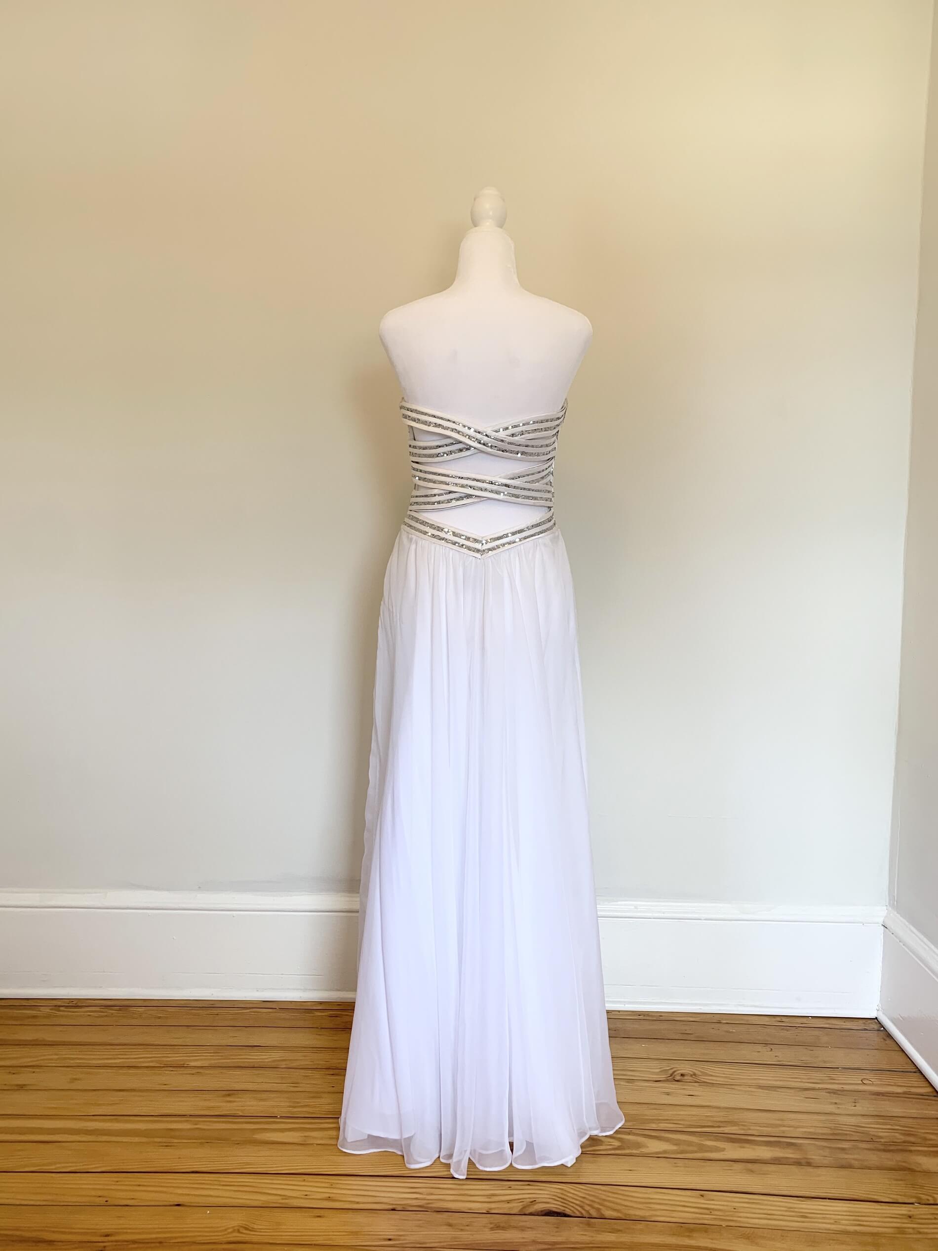 La Femme White Size 2 Tall Height Strapless Prom Straight Dress on Queenly