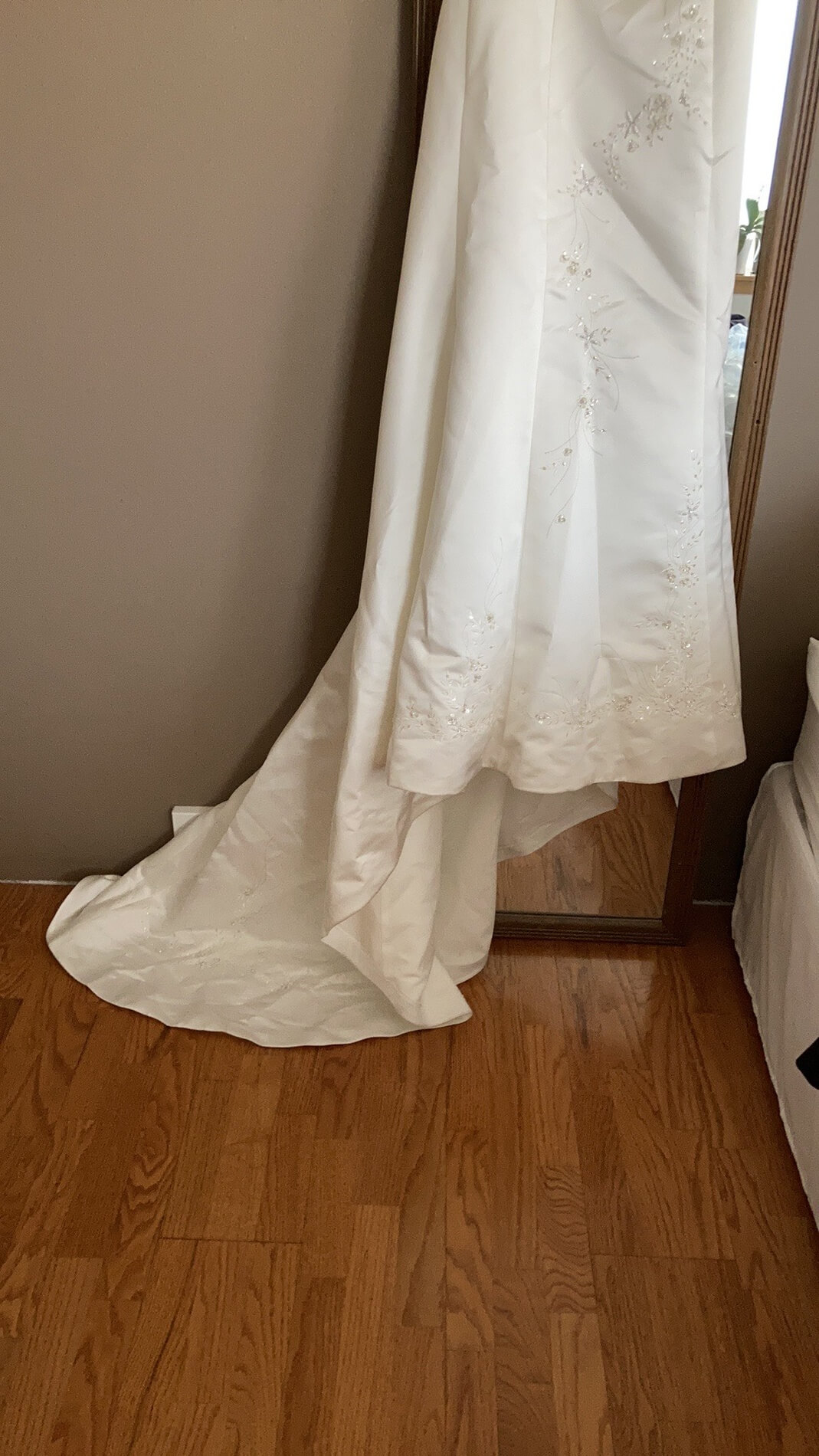 Size 8 Wedding Strapless White Ball Gown on Queenly