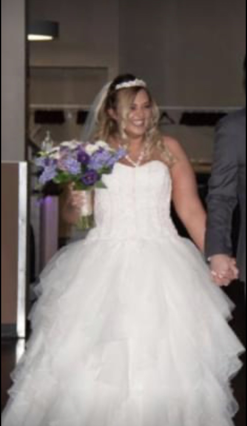 Size 14 Wedding Strapless White Ball Gown on Queenly