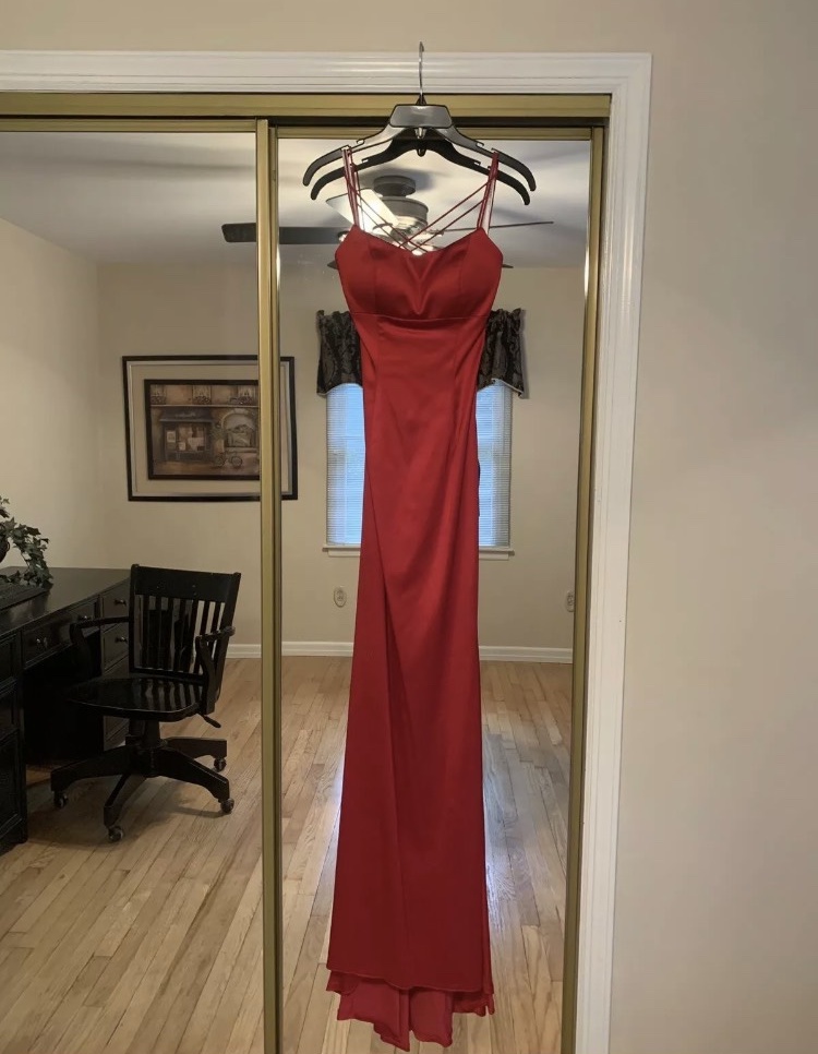 Sherri Hill Size 0 Satin Red Cocktail Dress on Queenly