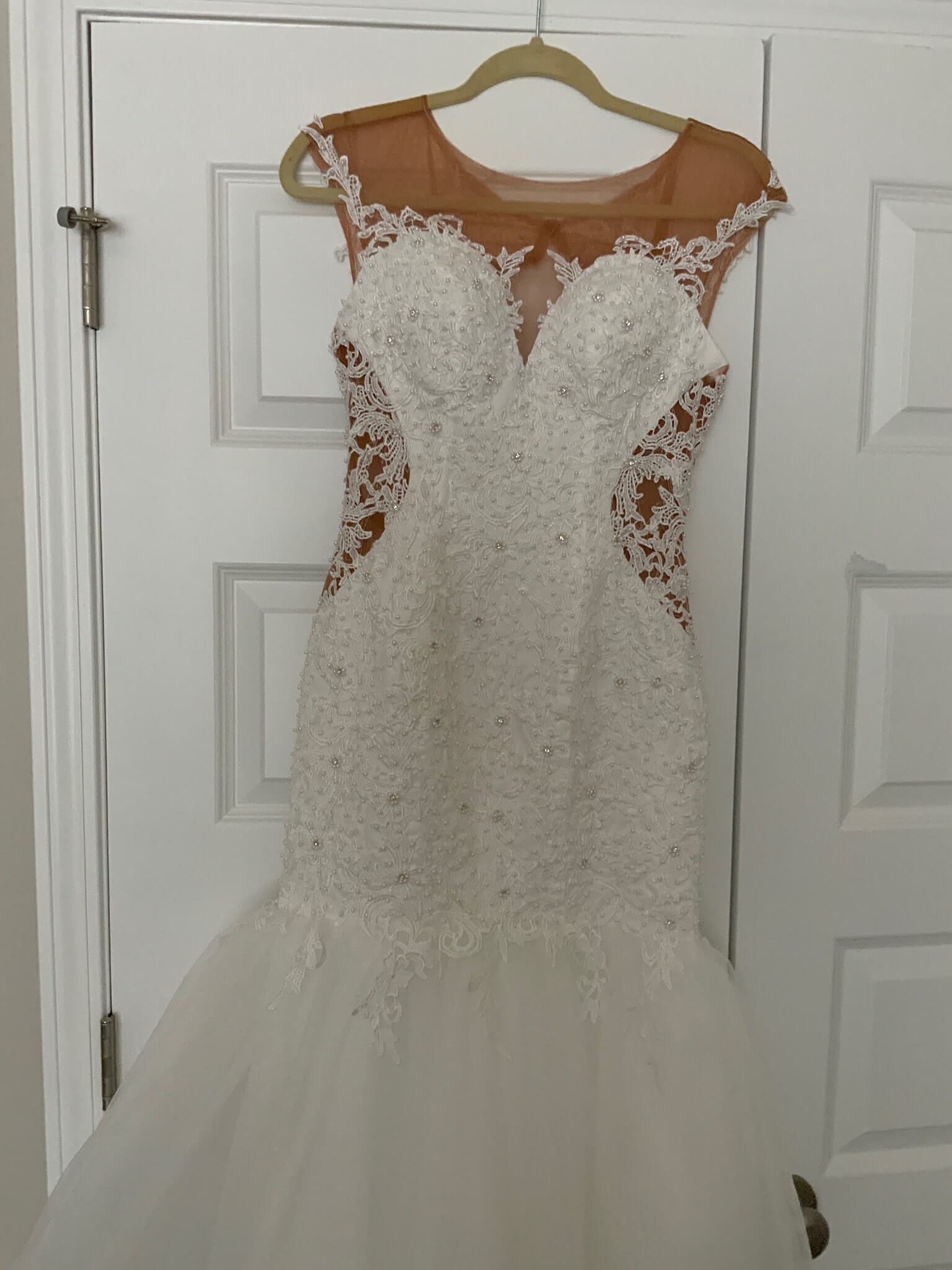 Size 4 Wedding Cap Sleeve White Mermaid Dress on Queenly