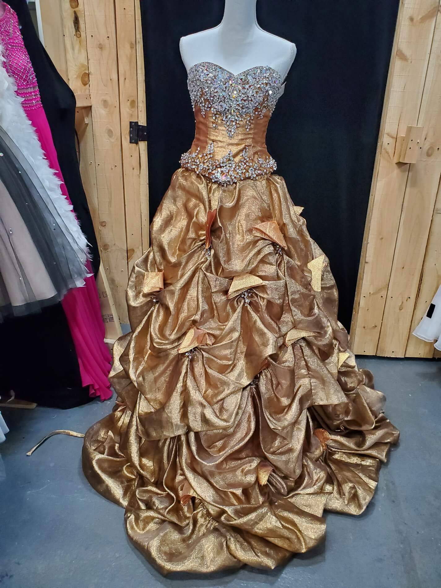 Quinceanera Designs Gold Size 2 Ball gown on Queenly