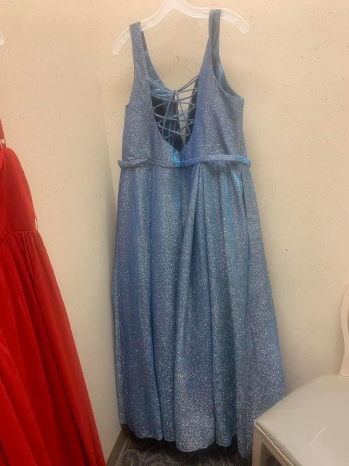 Plus Size 22 Prom Plunge Blue Ball Gown on Queenly