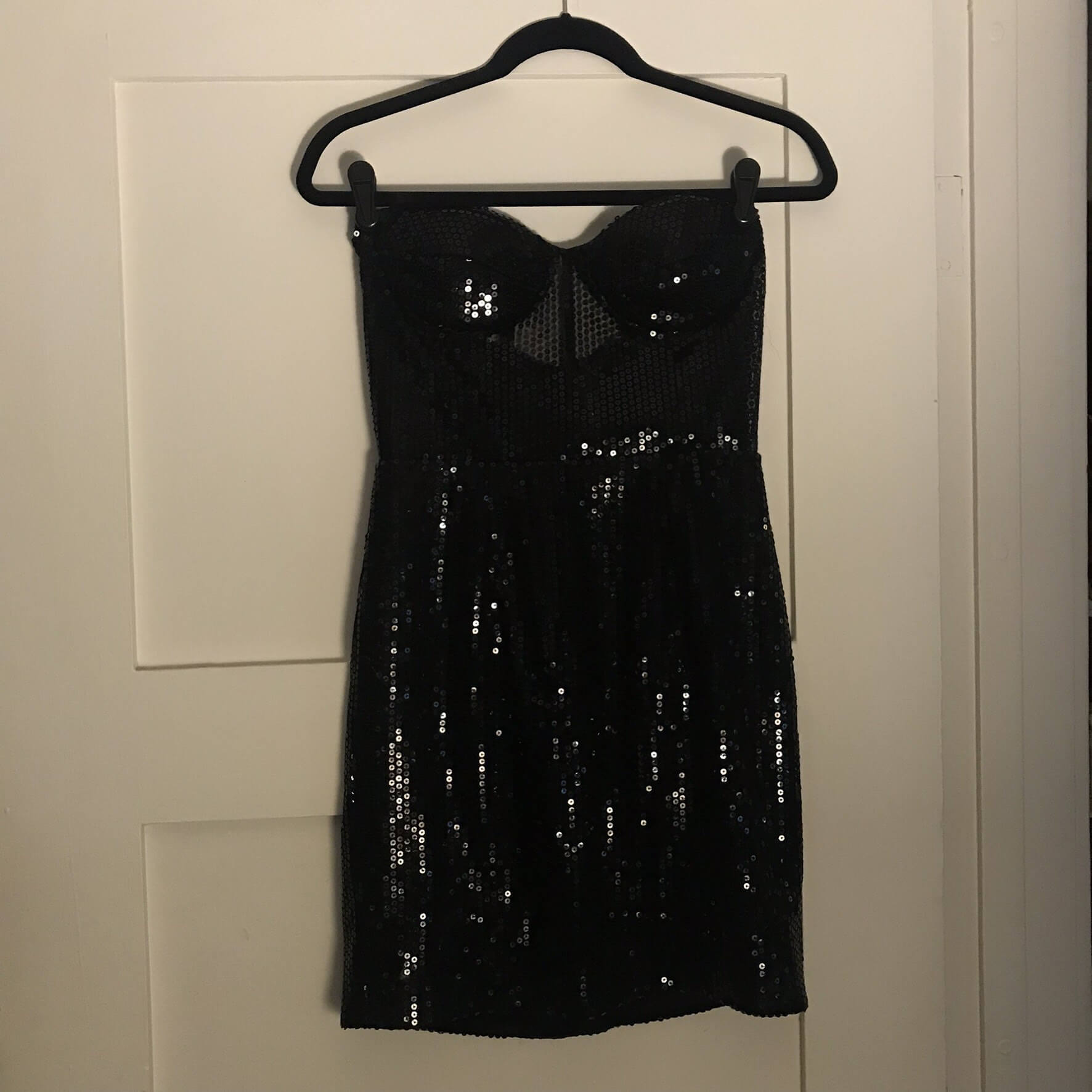 Mac Duggal Size 4 Nightclub Strapless Sequined Black Cocktail Dress on Queenly