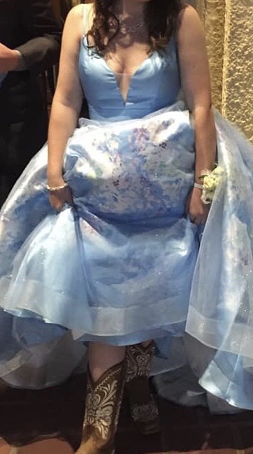 Size 10 Prom Light Blue A-line Dress on Queenly