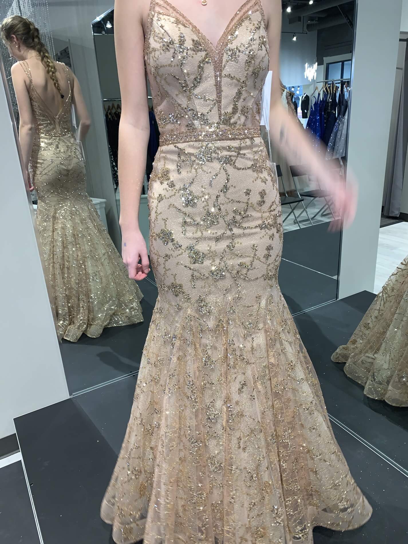 Size 2 Prom Plunge Sequined Rose Gold Mermaid Dress on Queenly