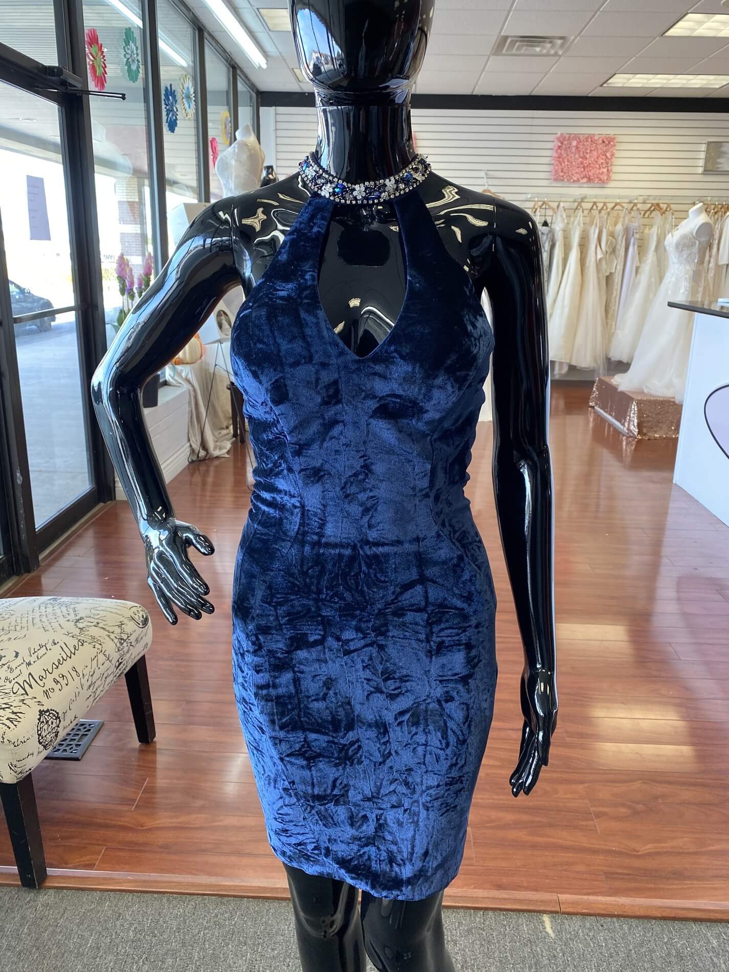 Size 6 Velvet Blue Cocktail Dress on Queenly