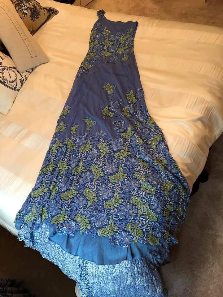 Size 4 Prom One Shoulder Light Blue Floor Length Maxi on Queenly