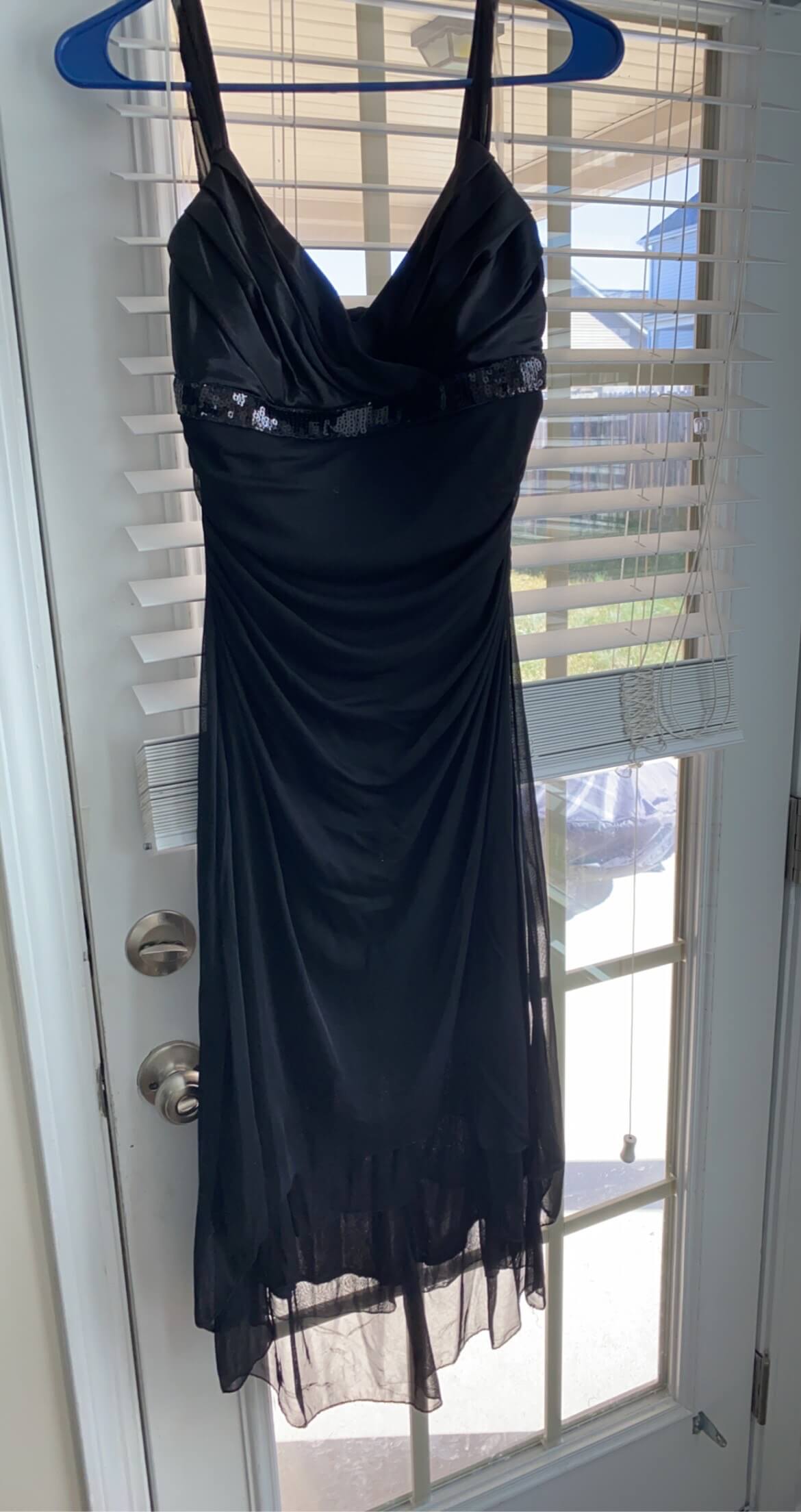 Size 4 Wedding Guest Black Cocktail Dress on Queenly