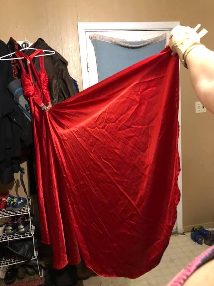 Size 2 Prom Satin Red Side Slit Dress on Queenly