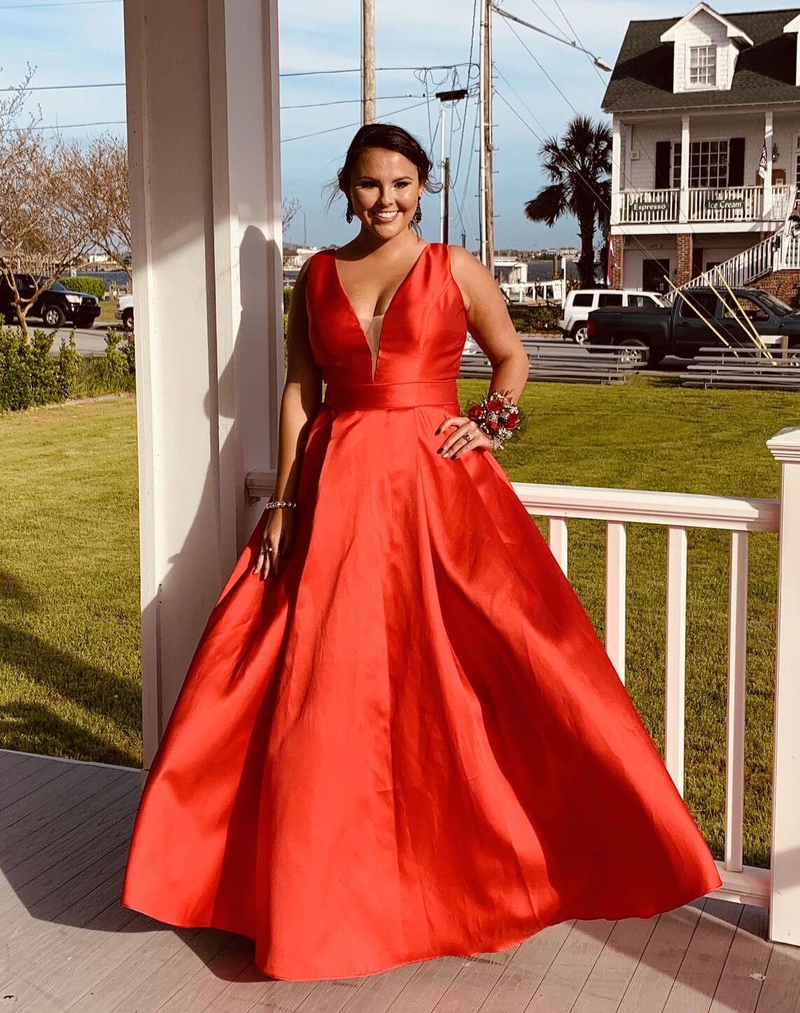 Size 14 Plus Size Ball gown on Queenly