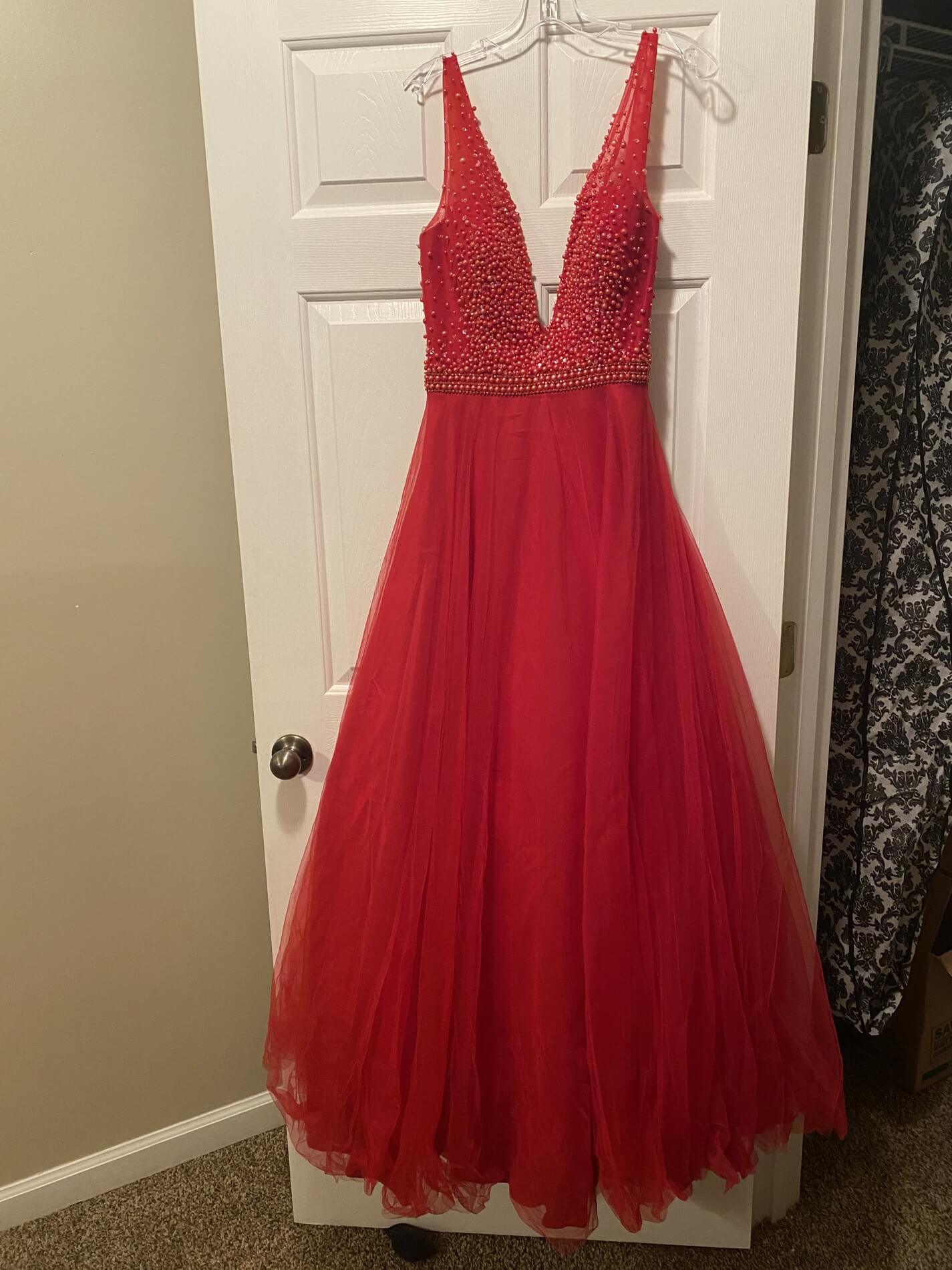 Milano Formals Size 8 Prom Plunge Red Ball Gown on Queenly