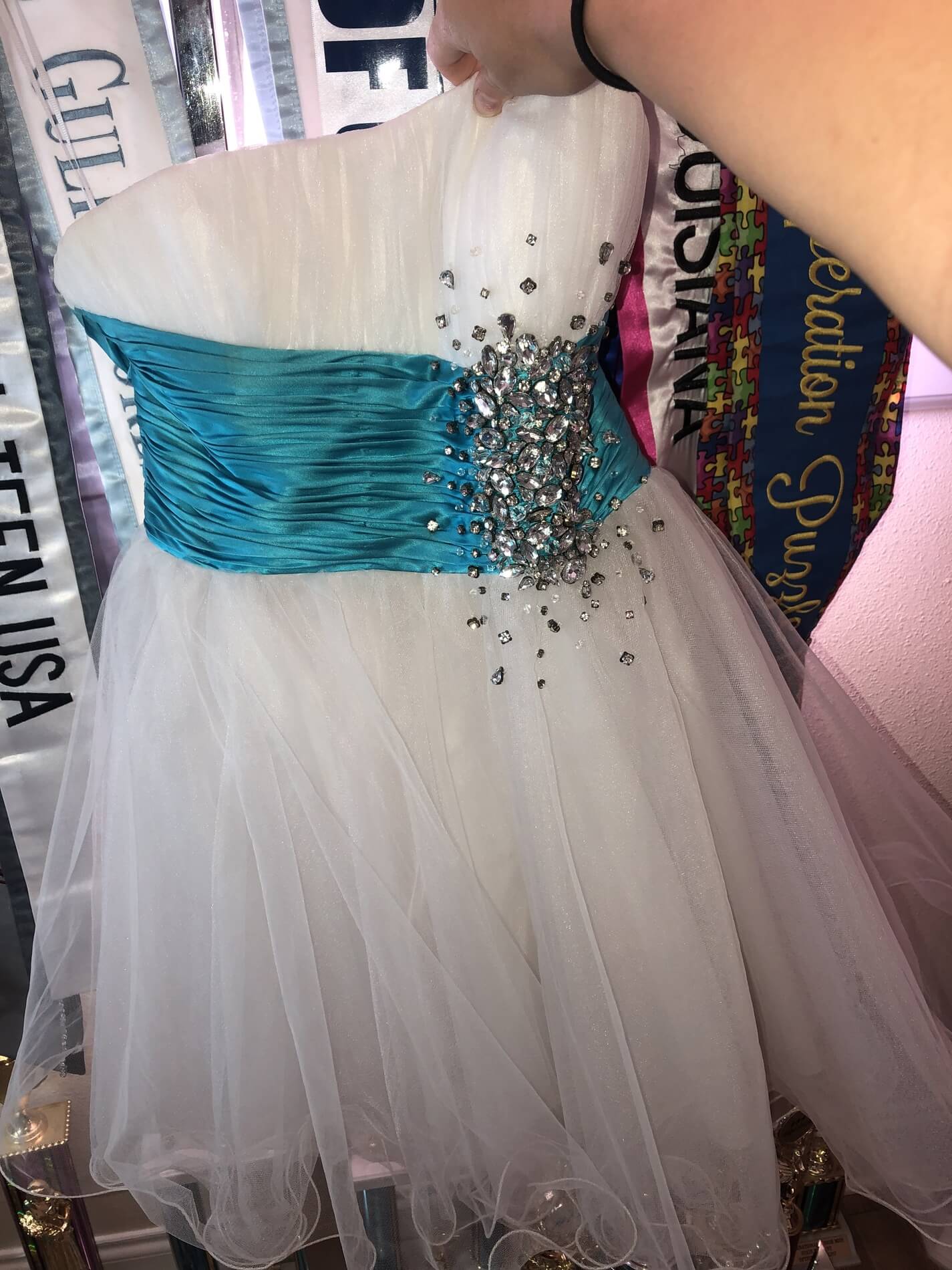 Sherri Hill Size 0 Homecoming Strapless Sequined White Cocktail Dress on Queenly