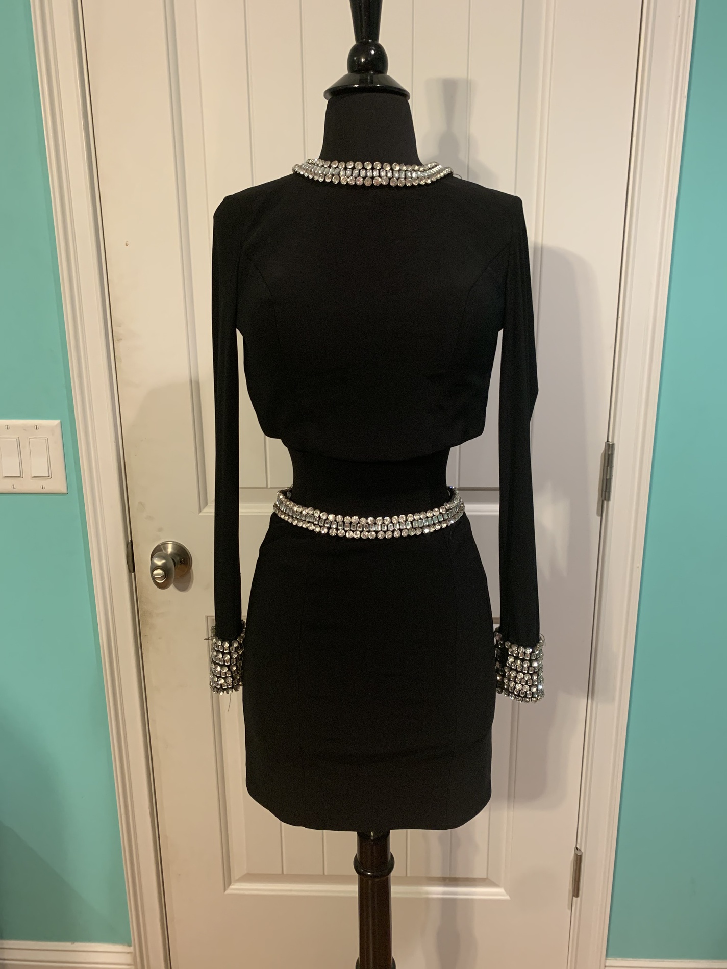 Rachel Allan Size 2 Homecoming Long Sleeve Sequined Black Cocktail Dress on Queenly