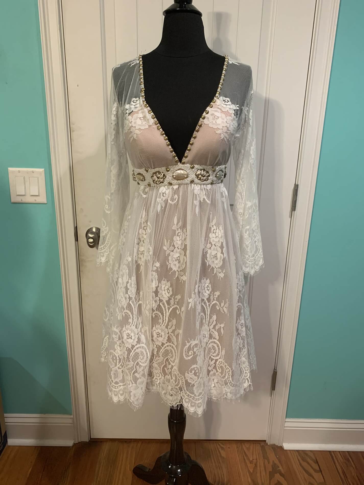 Sherri Hill Size 2 Wedding Long Sleeve Lace White Cocktail Dress on Queenly