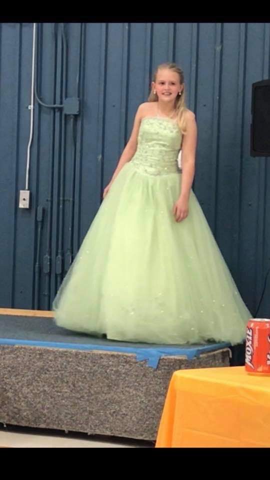 Size 0 Light Green Ball Gown on Queenly