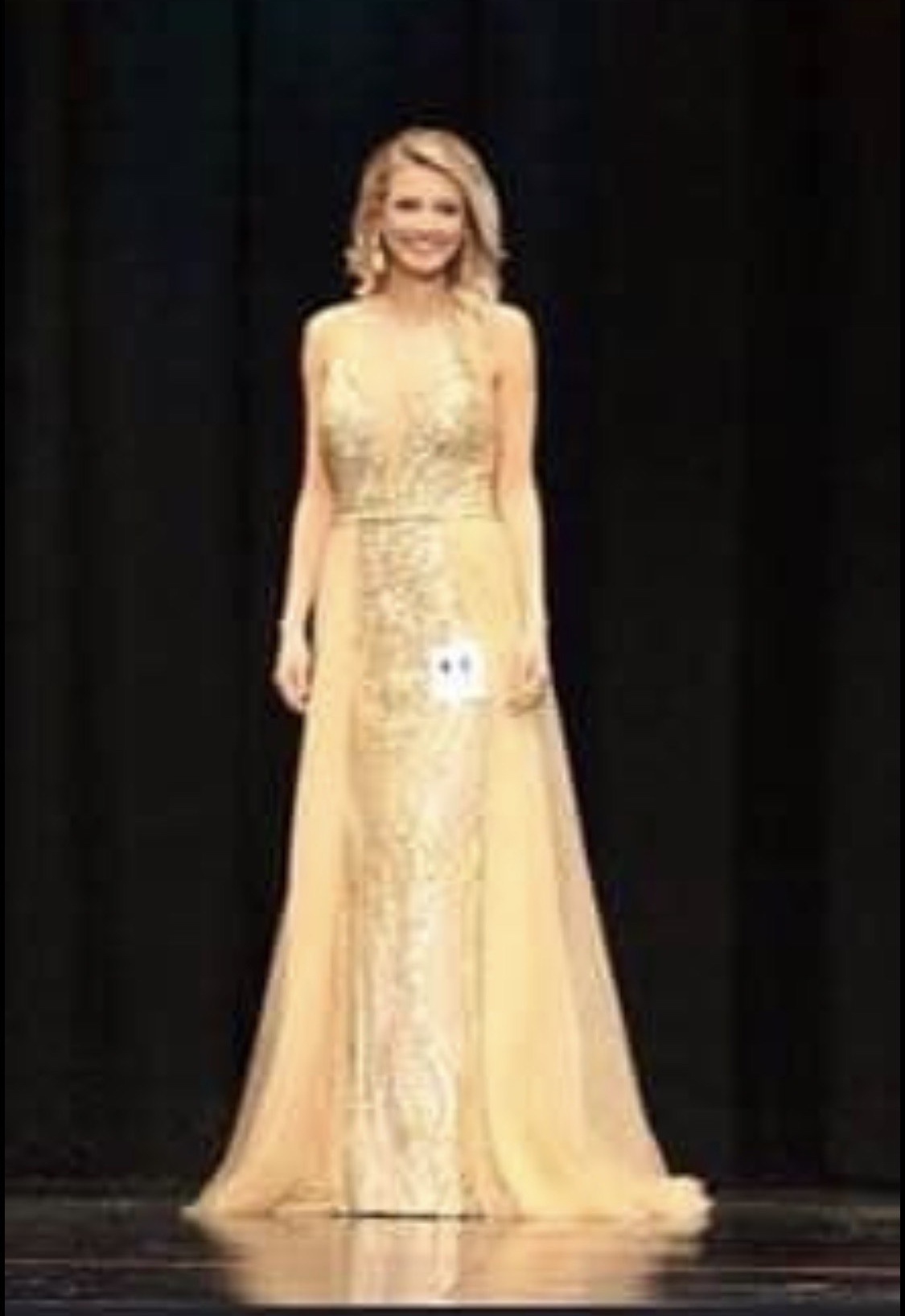 Size 2 Prom Lace Gold A-line Dress on Queenly