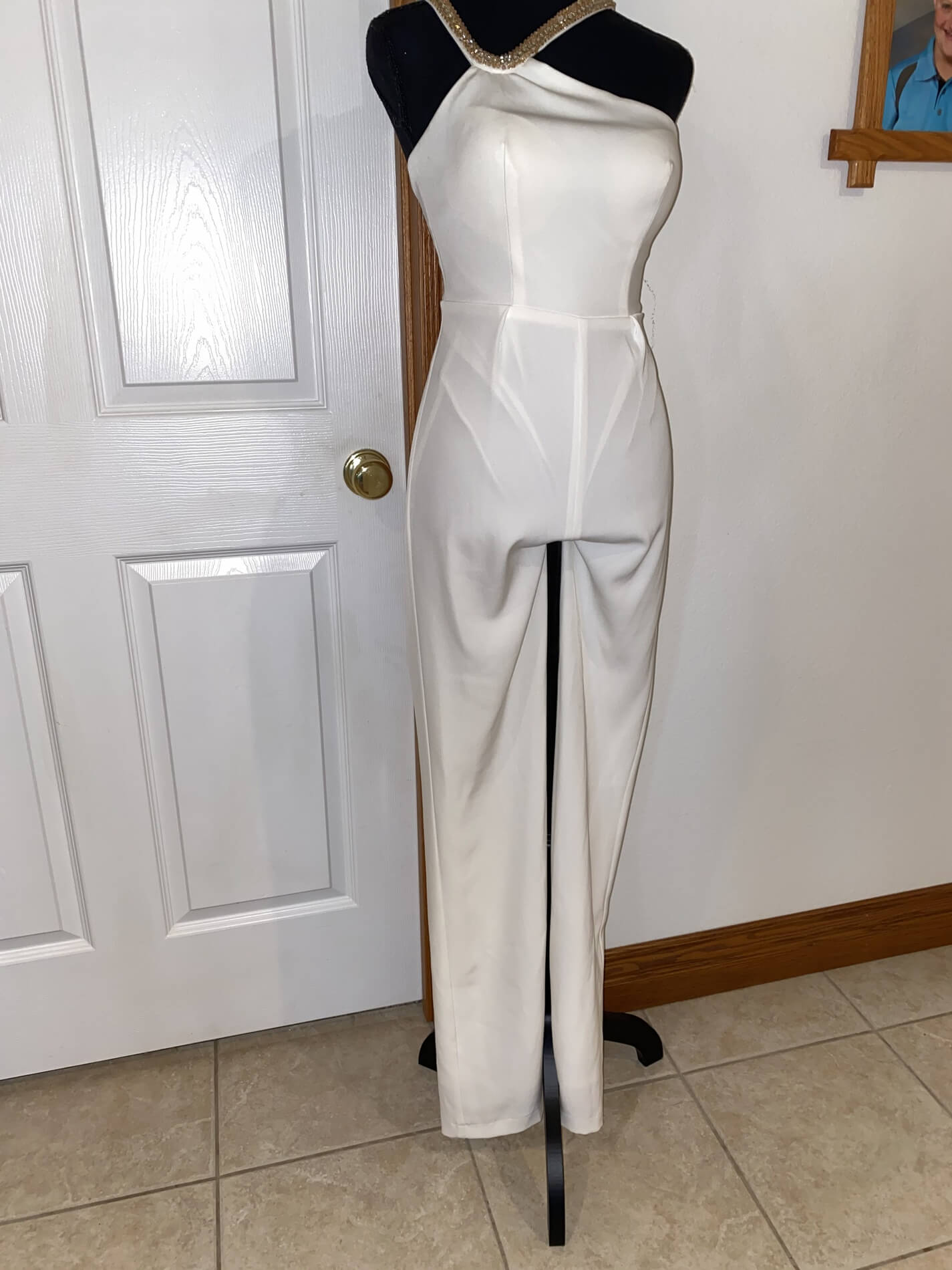 Size 0 Prom One Shoulder White Formal Jumpsuit on Queenly