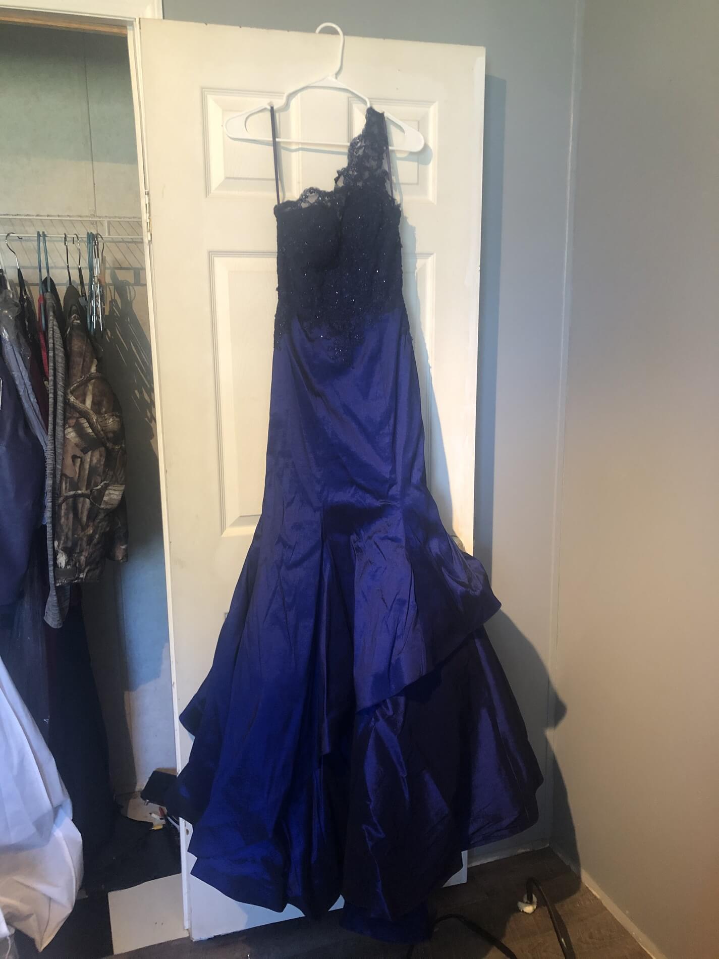 MoriLee Size 6 Navy Blue Mermaid Dress on Queenly