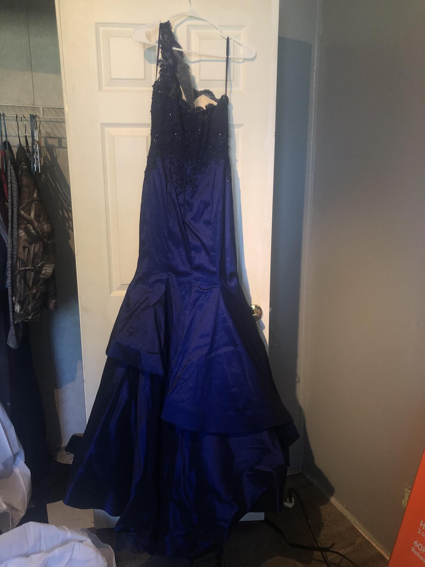 MoriLee Size 6 Navy Blue Mermaid Dress on Queenly