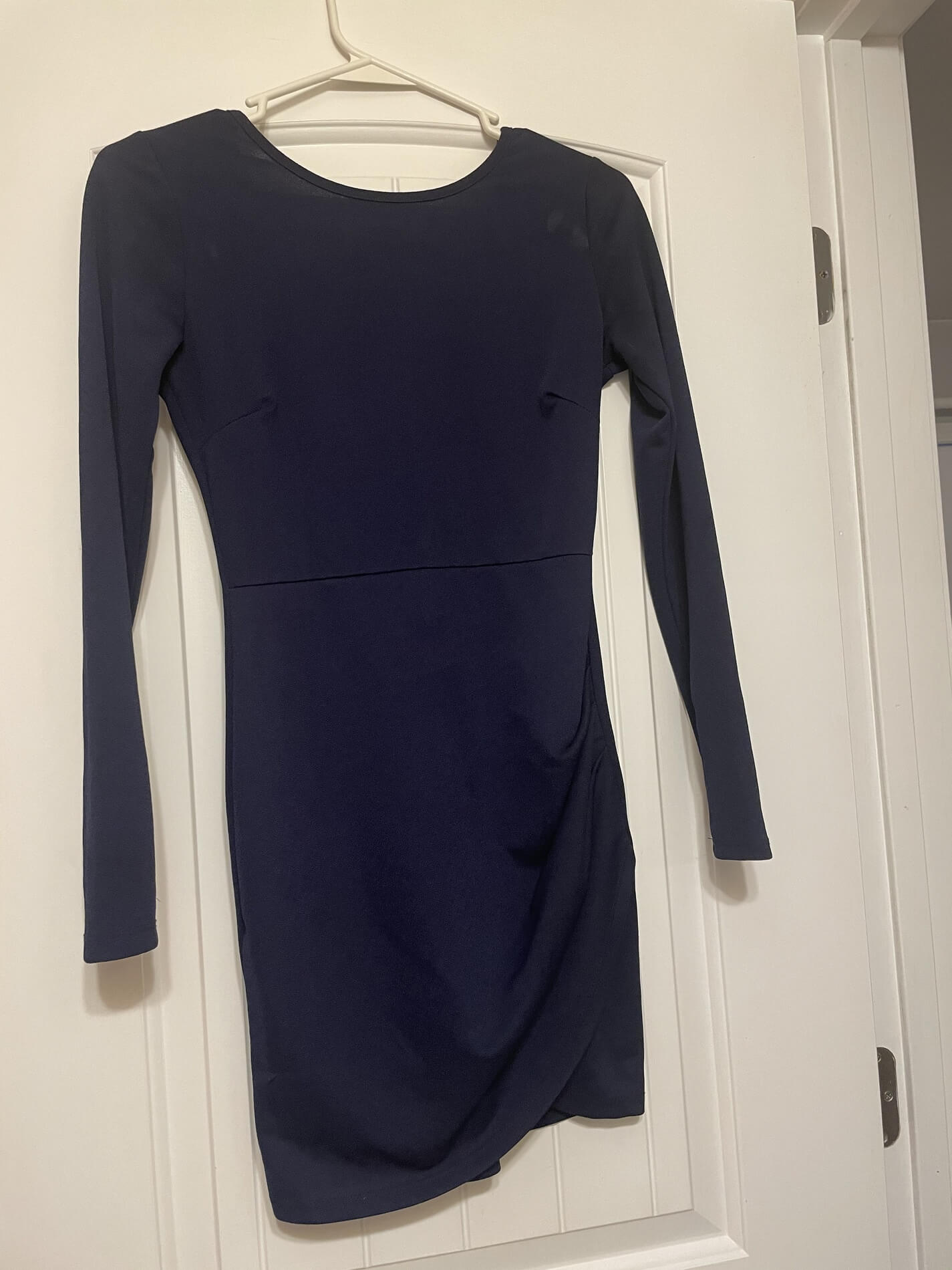Windsor Size 2 Wedding Guest Long Sleeve Blue Cocktail Dress on Queenly