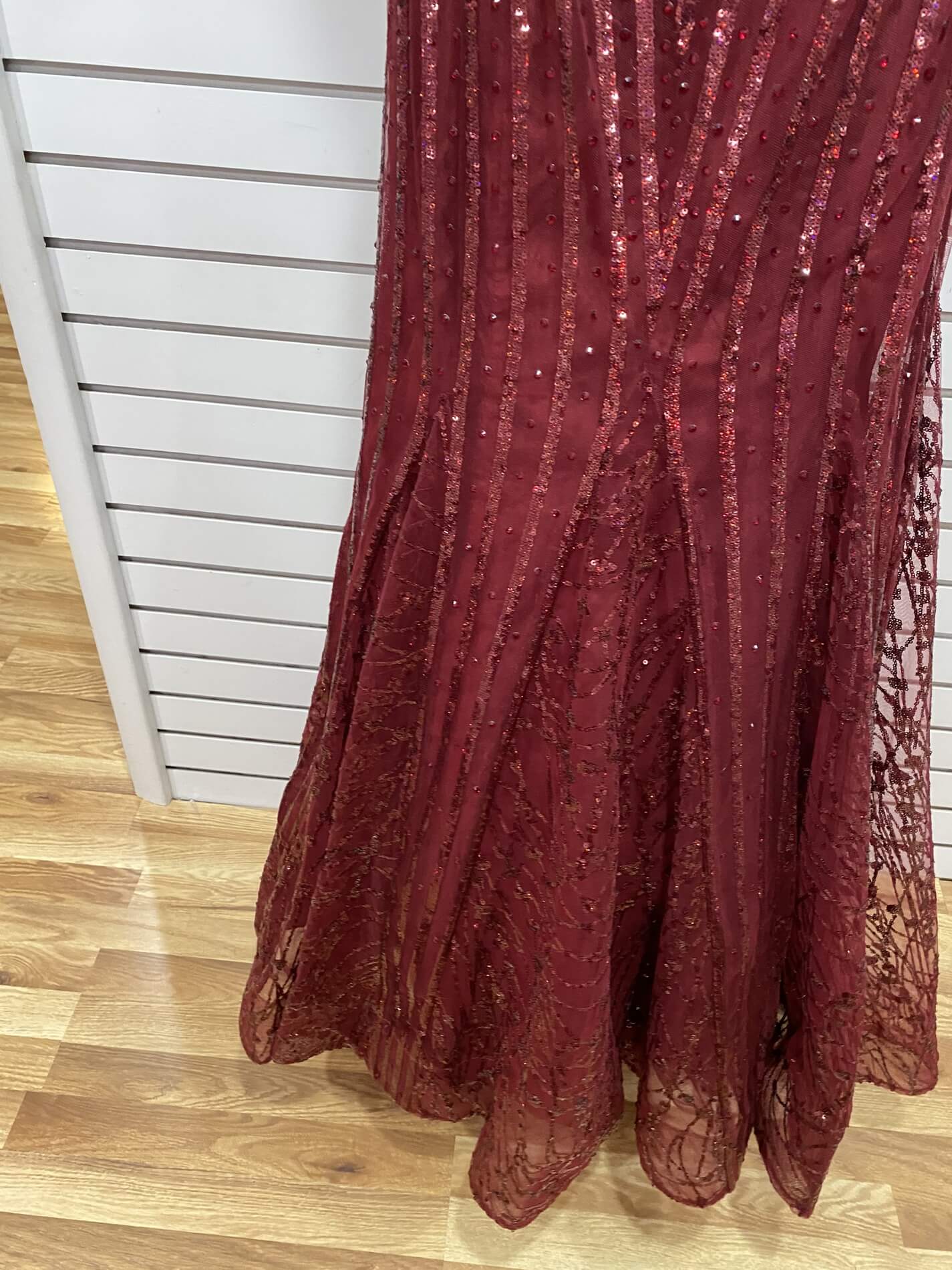 Ellie Wilde Size 4 Prom Plunge Sequined Burgundy Red Mermaid Dress on Queenly