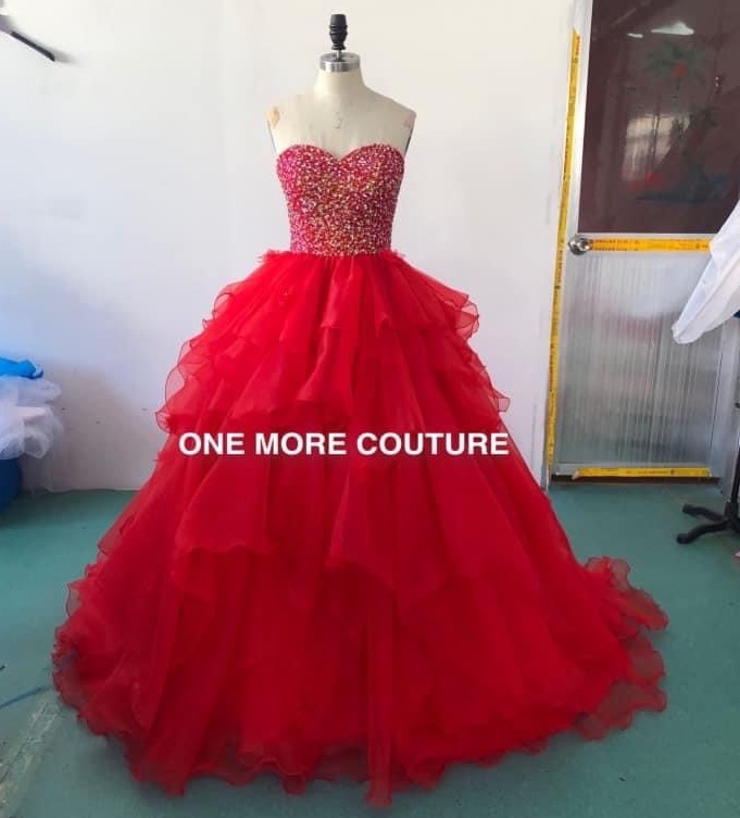 Size 0 Prom Strapless Red Ball Gown on Queenly