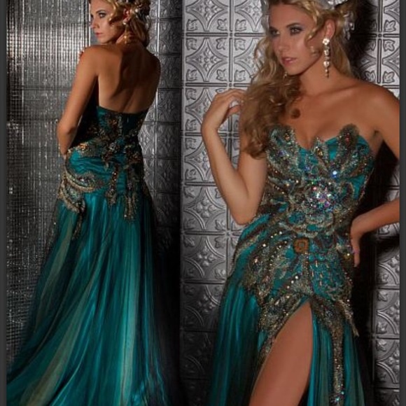 Mac Duggal Size 4 Prom Strapless Sequined Blue Side Slit Dress on Queenly