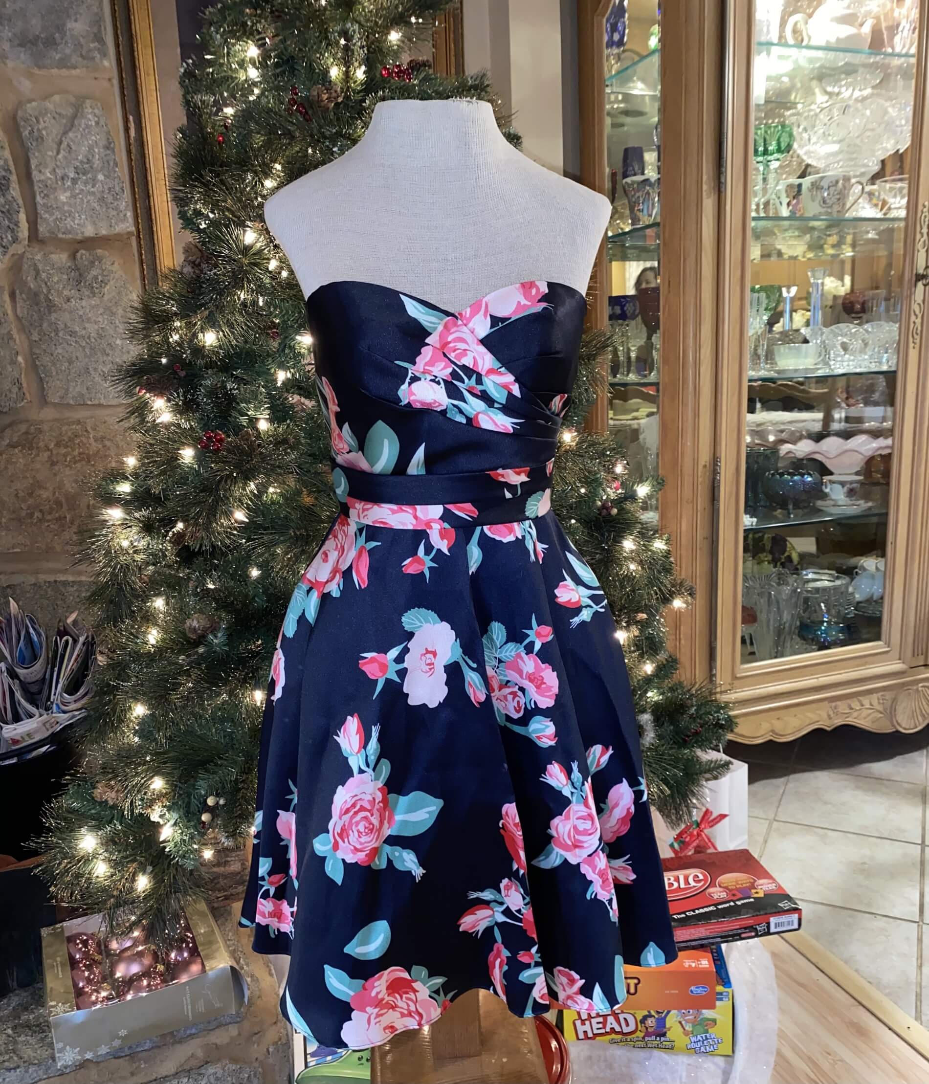 Size 4 Strapless Floral Multicolor Cocktail Dress on Queenly