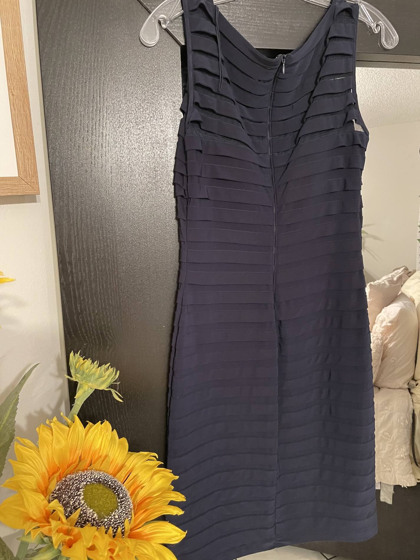 Adrianna Papell Size 4 Wedding Guest Blue Cocktail Dress on Queenly