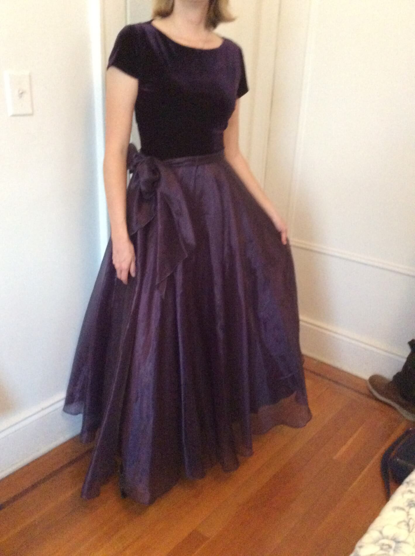 Size 6 Velvet Purple A-line Dress on Queenly