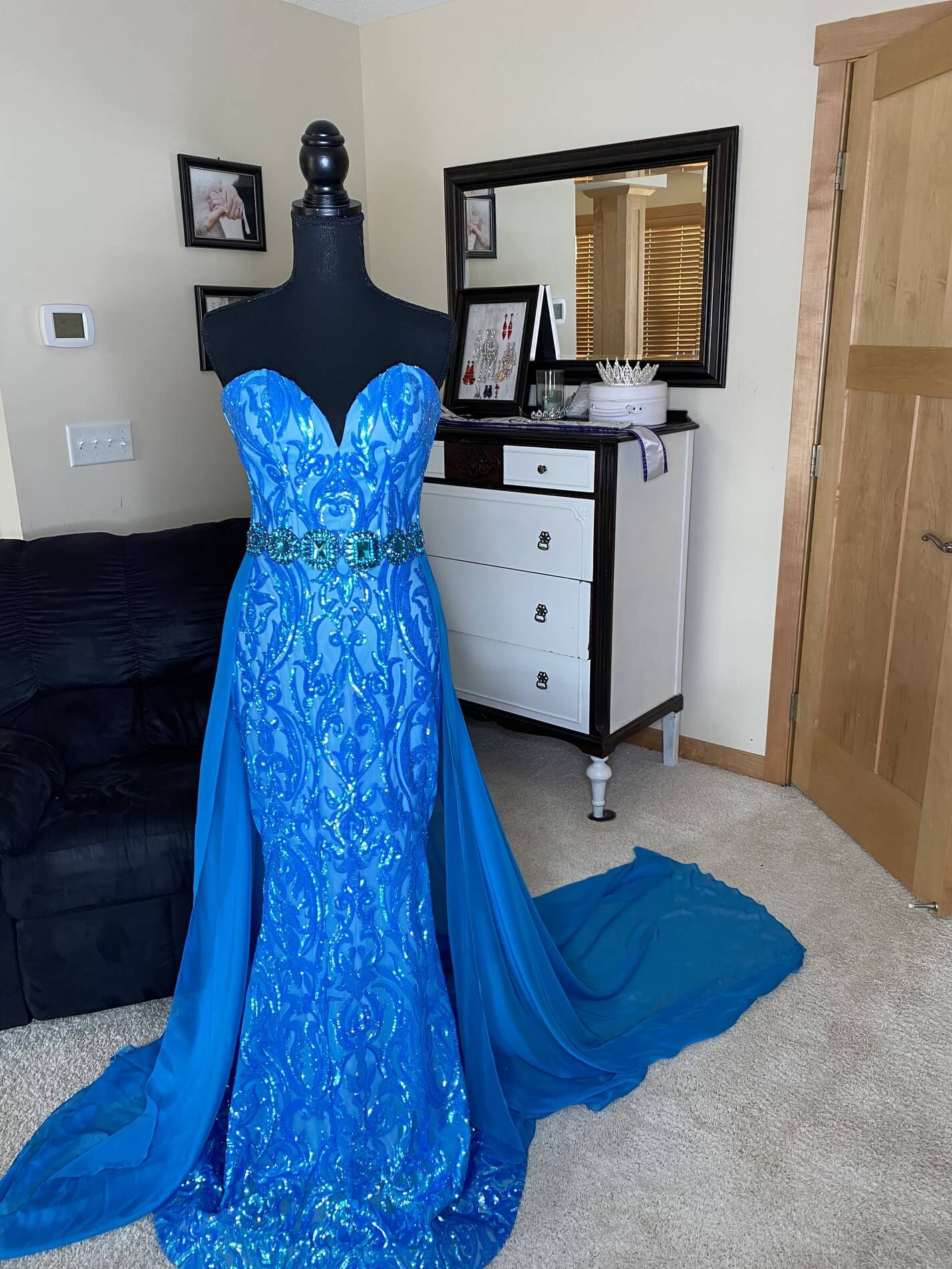 Fernando Wong Size 6 Pageant Strapless Blue Dress With Train on Queenly