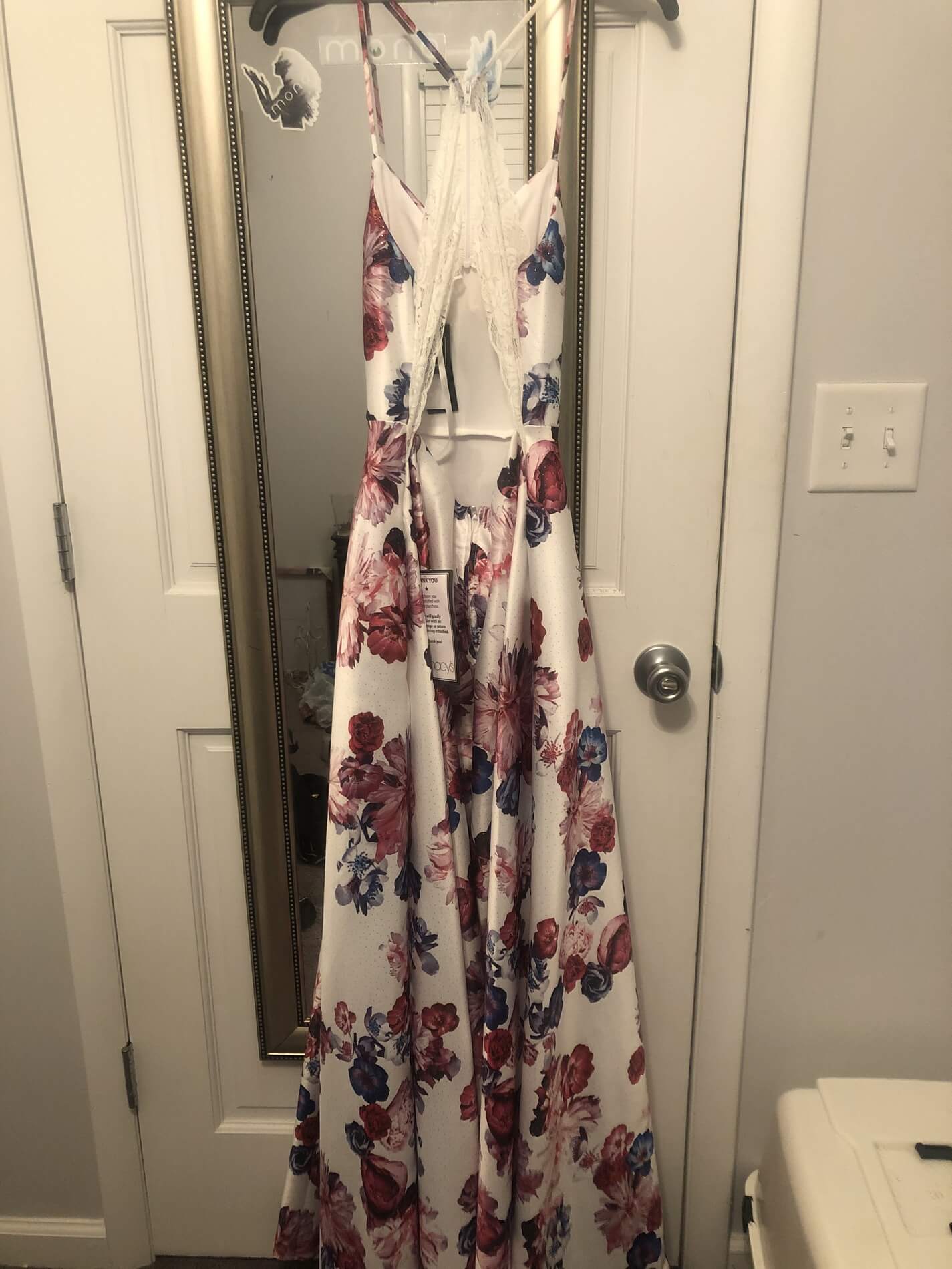 Size 4 Floral White A-line Dress on Queenly