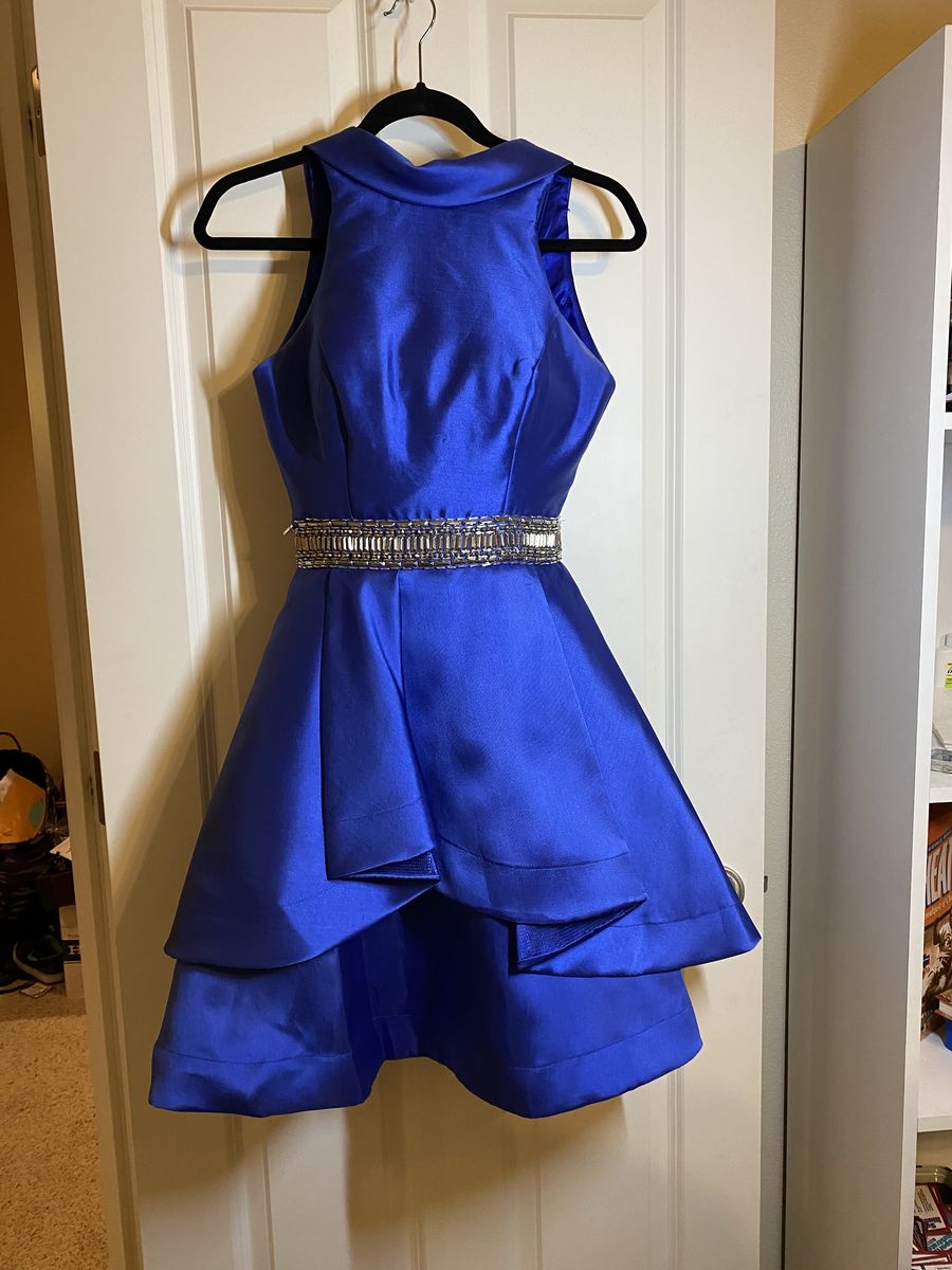 Mac Duggal Size 4 Homecoming Royal Blue Cocktail Dress on Queenly