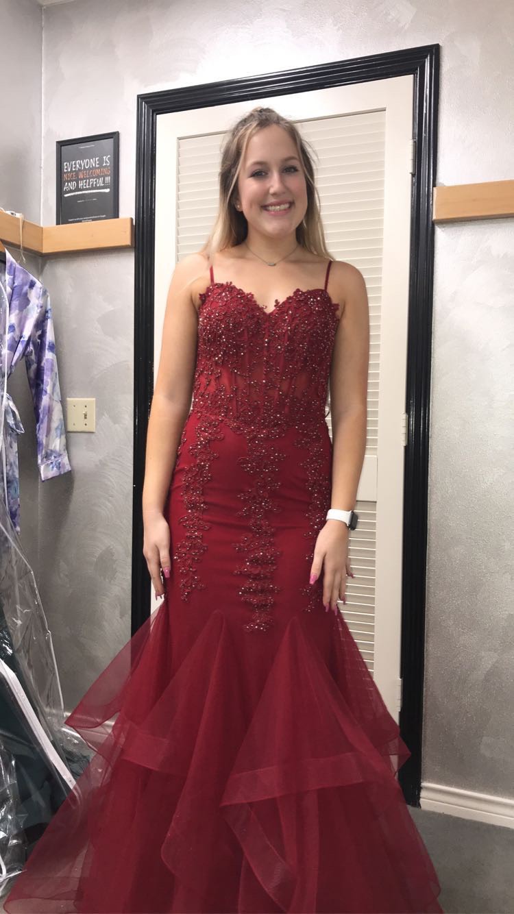 Size 8 Prom Lace Red Mermaid Dress on Queenly