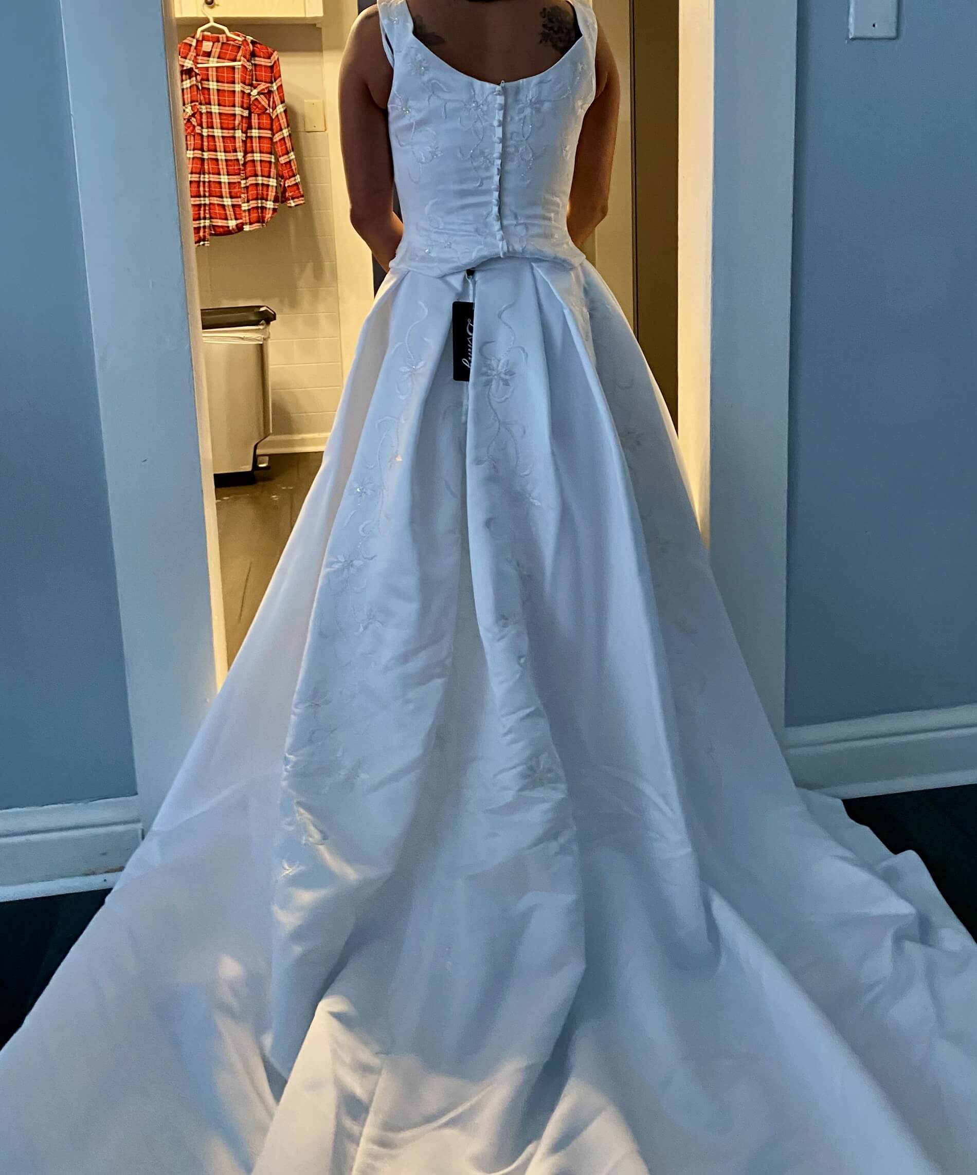 Size 6 Wedding White Dress With Train on Queenly