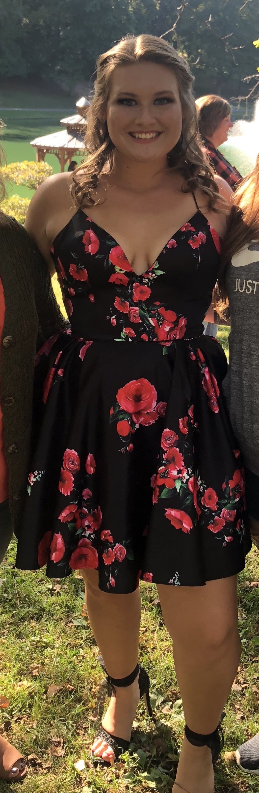 Size 12 Homecoming Floral Red Cocktail Dress on Queenly