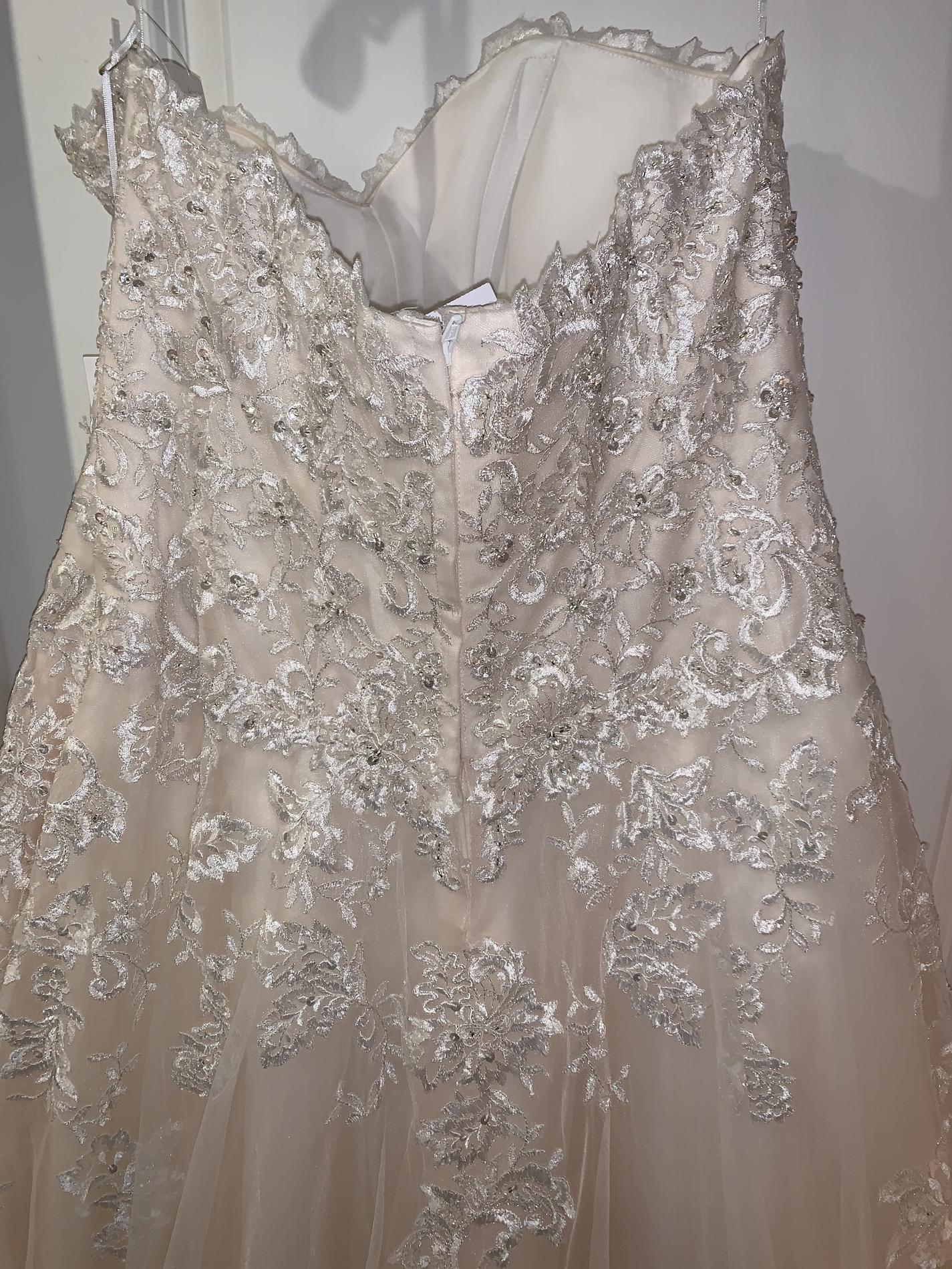 David's Bridal Plus Size 16 Wedding Lace Multicolor Ball Gown