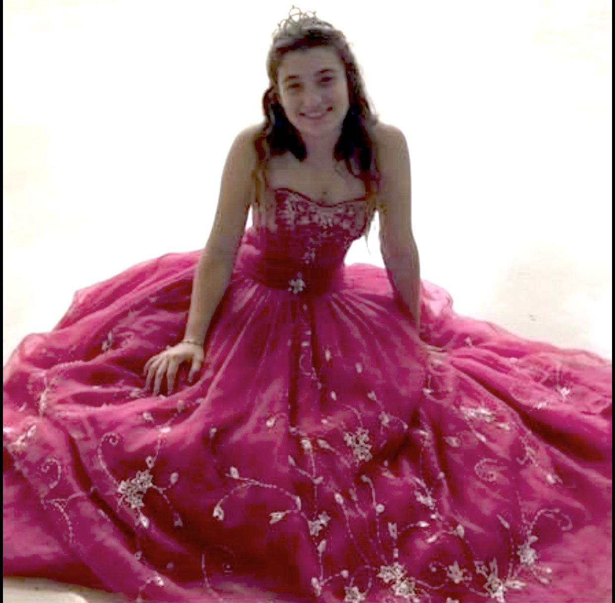 Size 4 Prom Red Ball Gown on Queenly