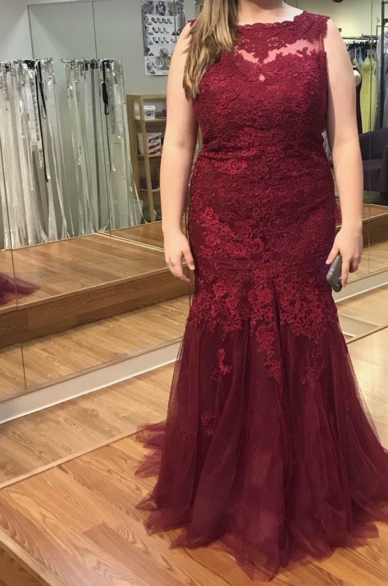 Plus Size 20 Prom Lace Red Mermaid Dress on Queenly
