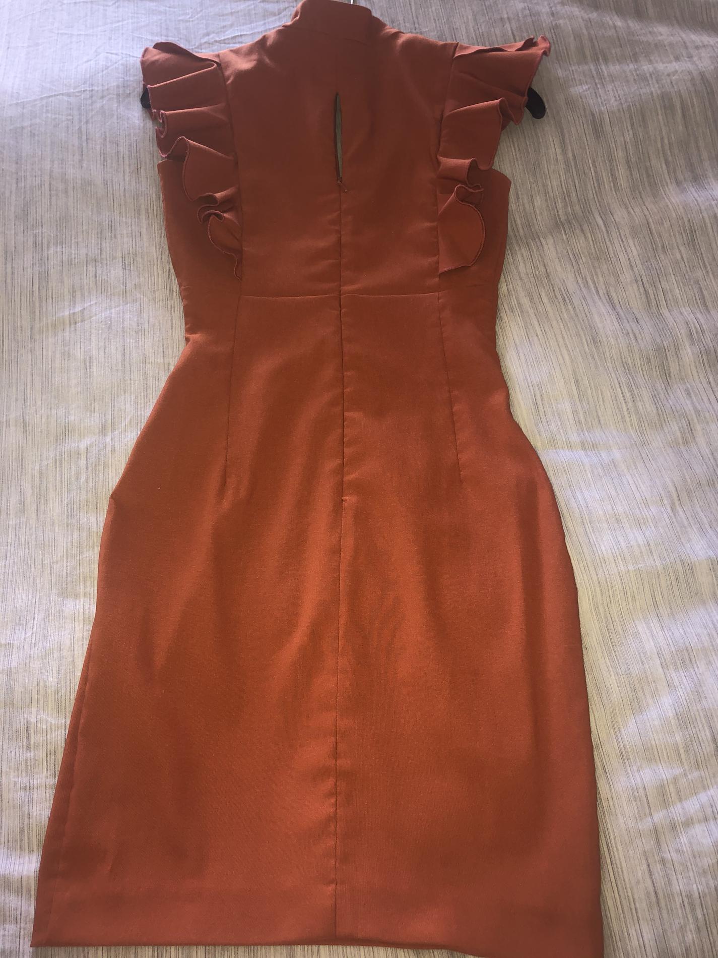 Hybrid Orange Size 0 Interview Fitted Straight Dress on Queenly