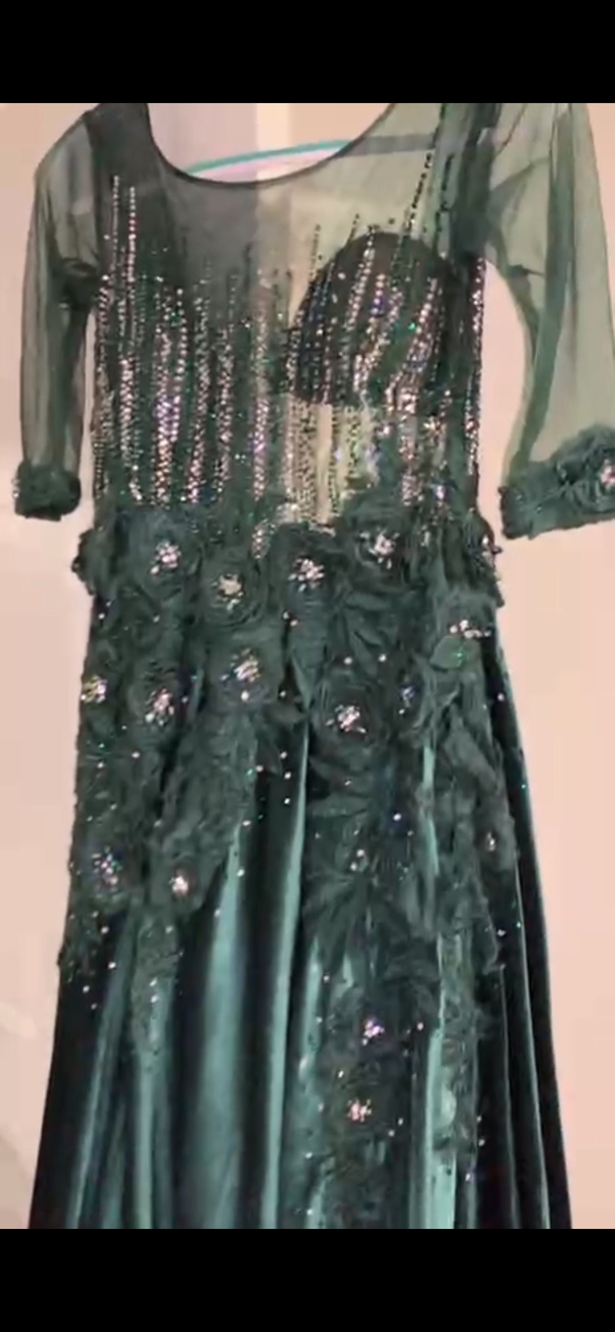 Dubai Size 6 Green Dress With Train on Queenly