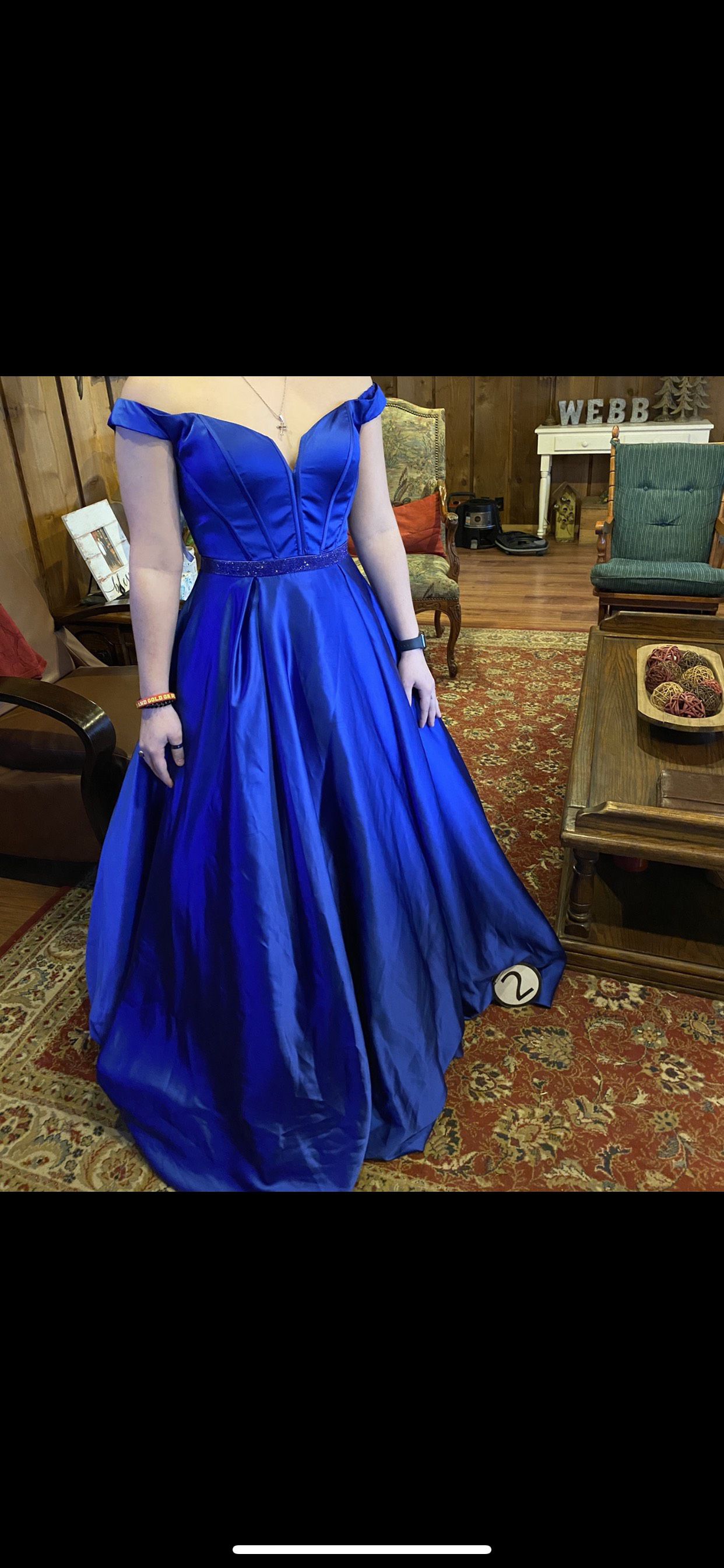 Size 8 Prom Off The Shoulder Royal Blue Ball Gown on Queenly