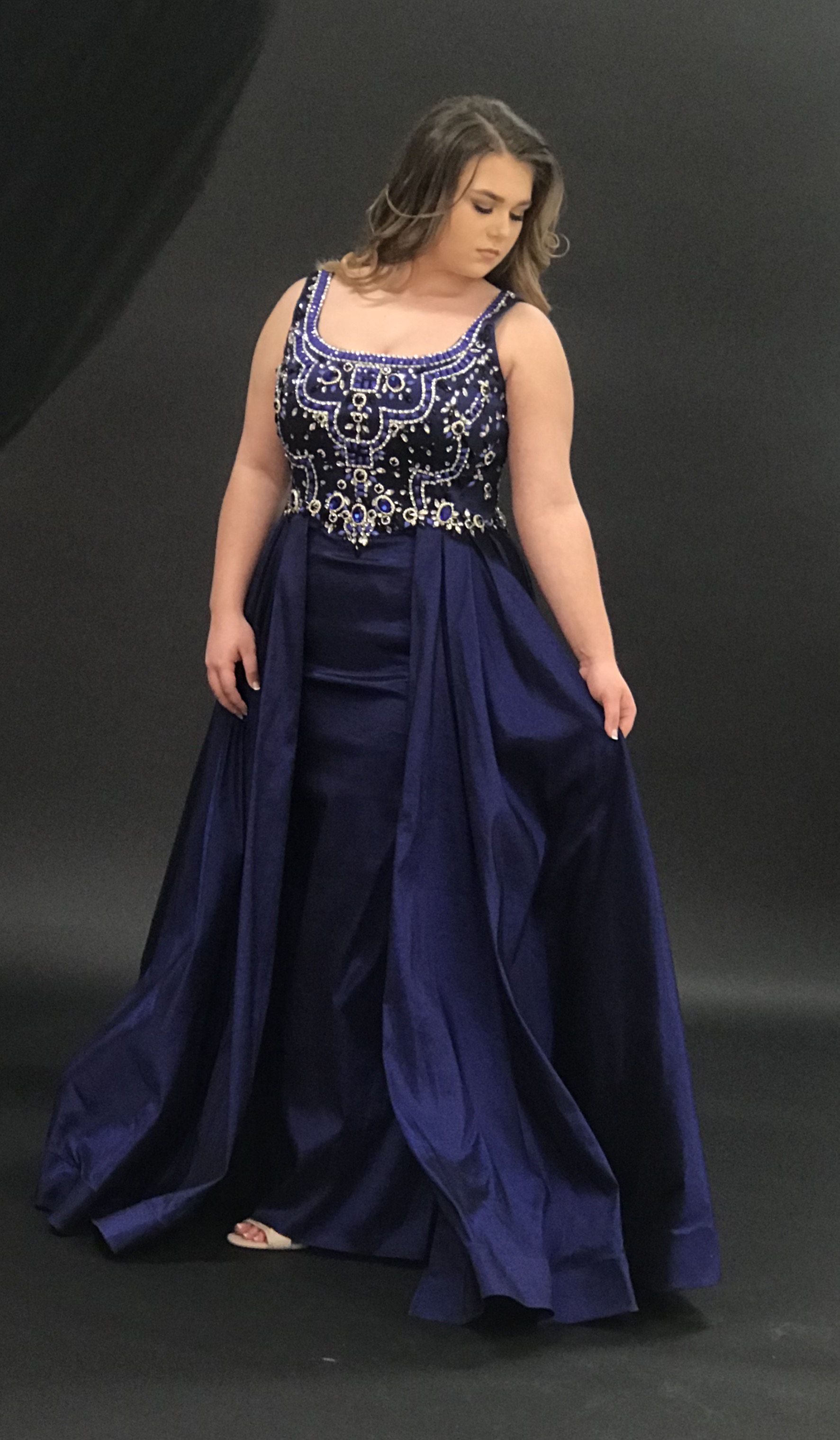 Size 12 Prom Navy Blue Ball Gown on Queenly