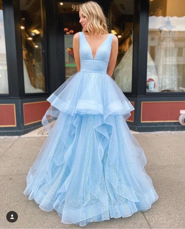 Size 6 Prom Plunge Light Blue Ball Gown on Queenly
