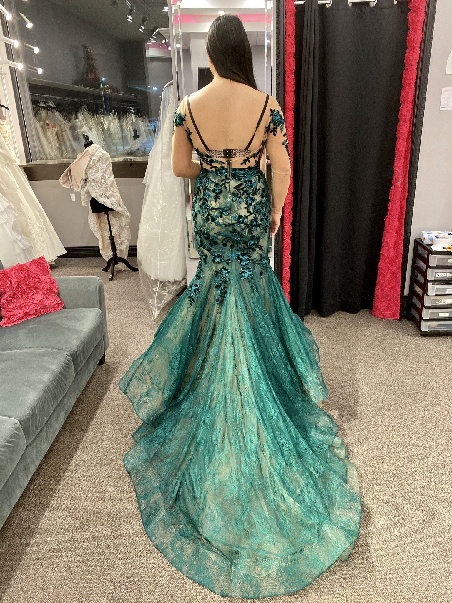 Size 6 Prom Sheer Emerald Green Dress With Train on Queenly
