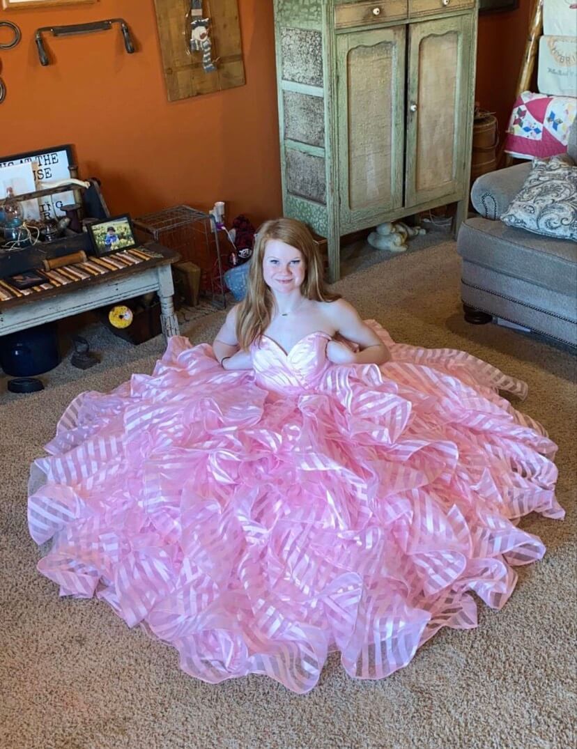 Size 6 Prom Light Pink Ball Gown on Queenly